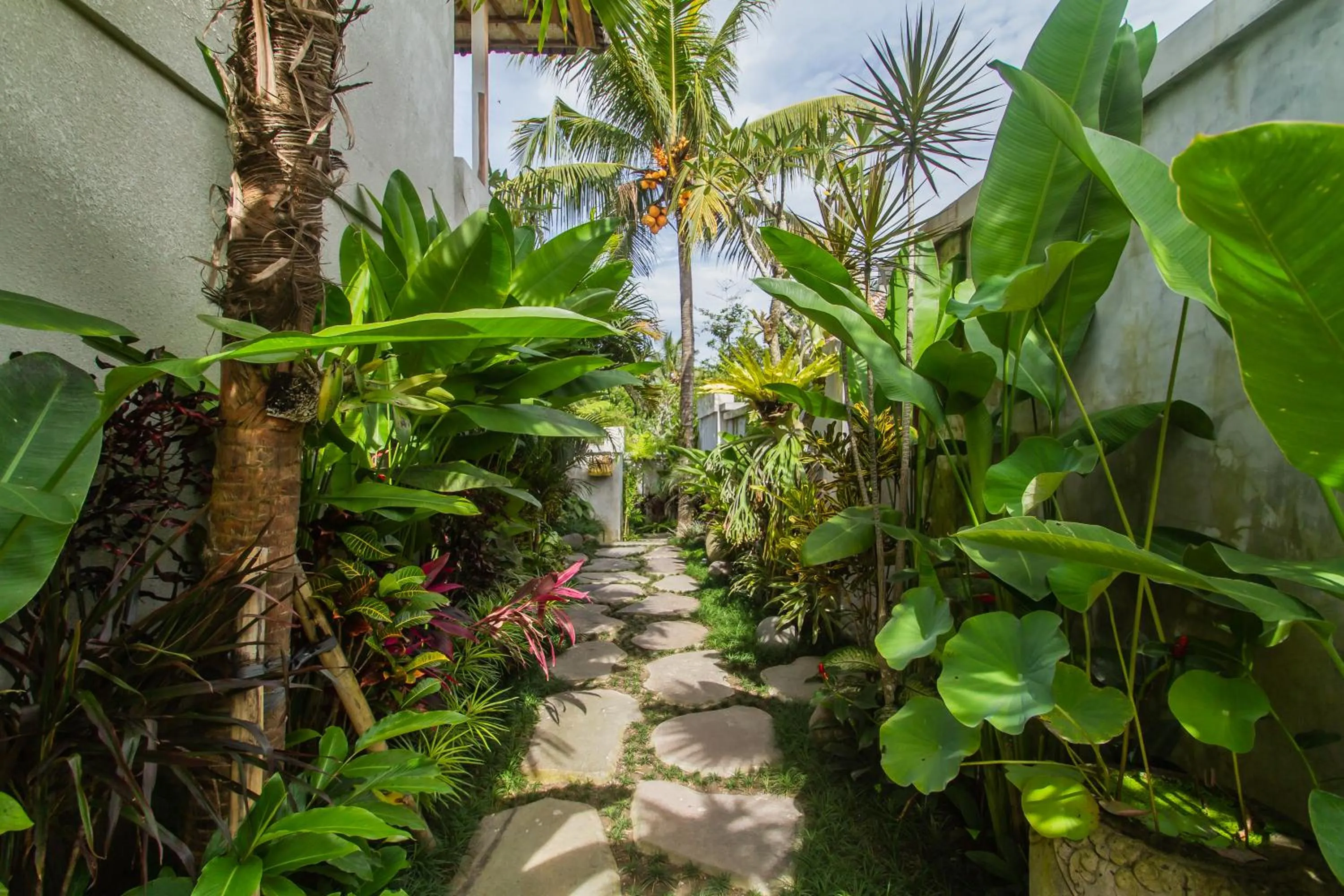 Facade/entrance in Reswaha Villas by GenuineHost