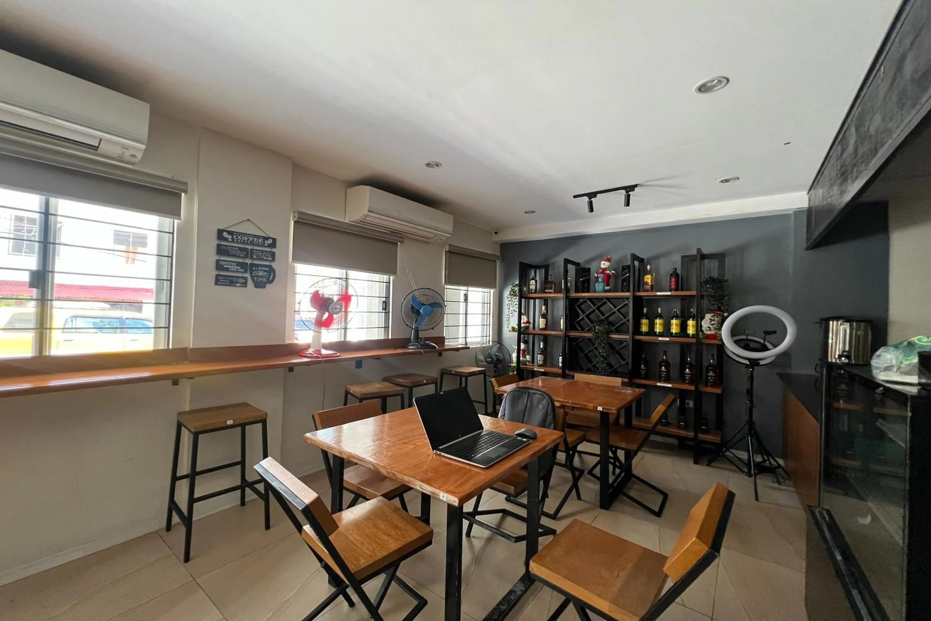 Lounge or bar in Khotel near T3 Airport