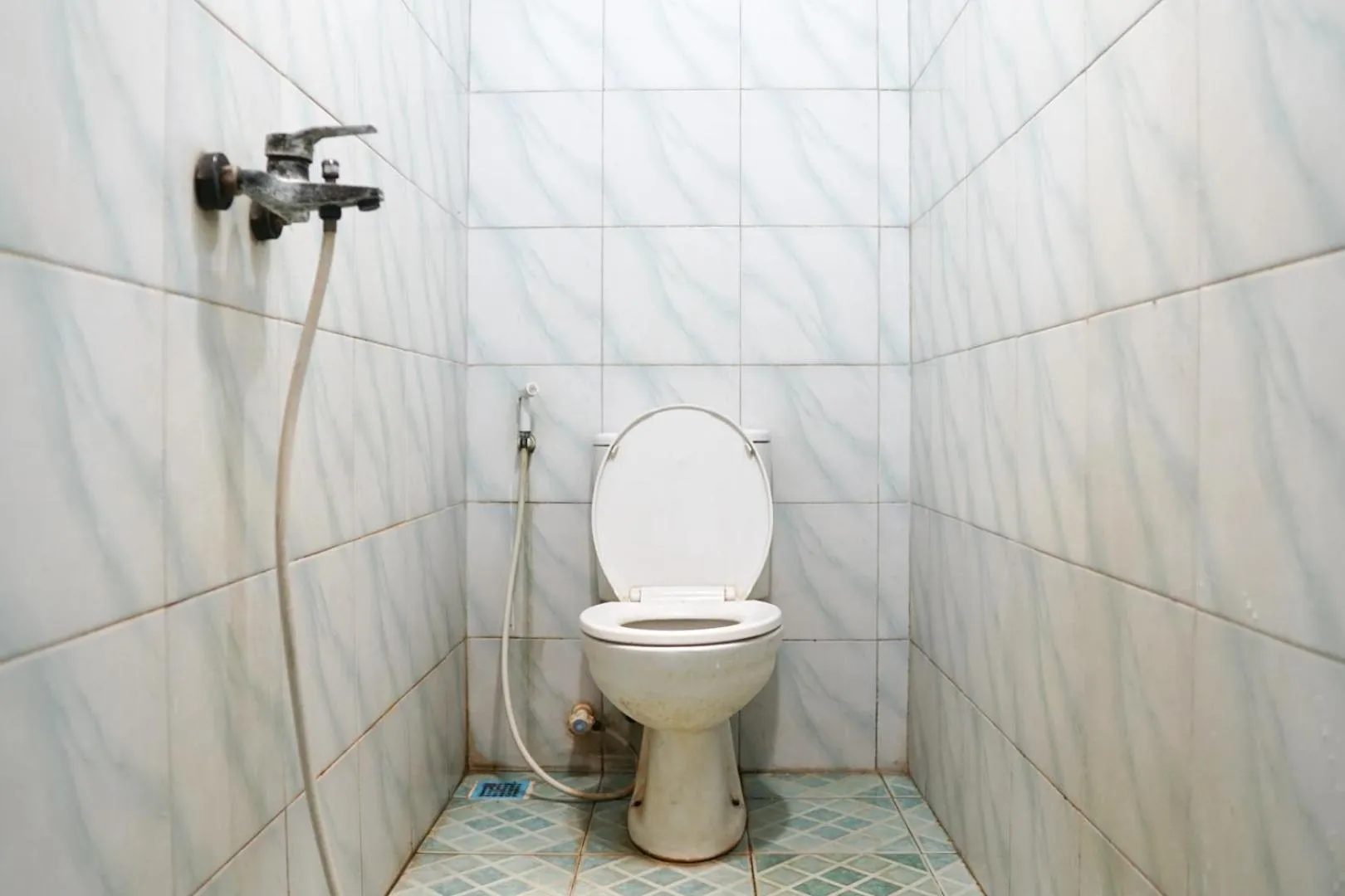 Bathroom in Cosmo Tanjung Duren Mitra RedDoorz