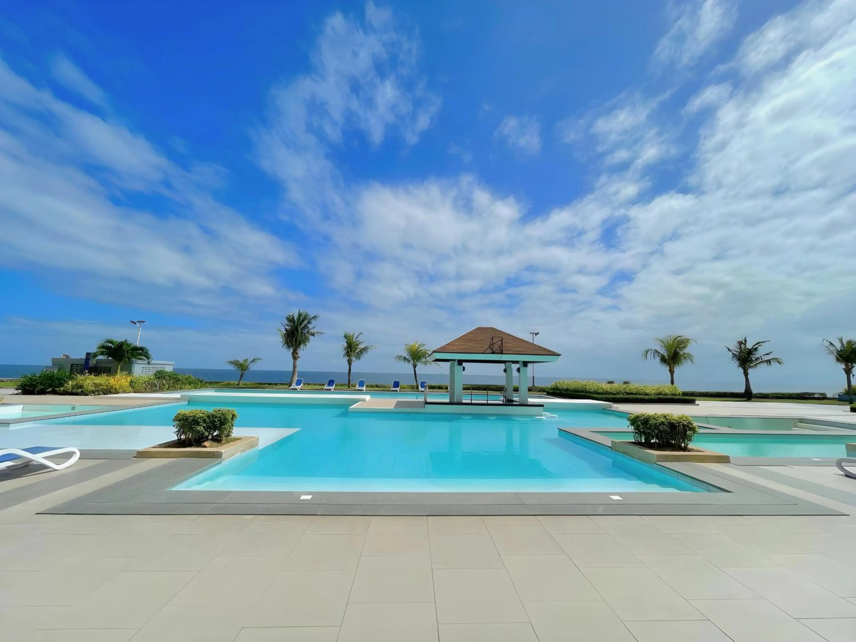 Swimming pool in Arterra Seaview Resort