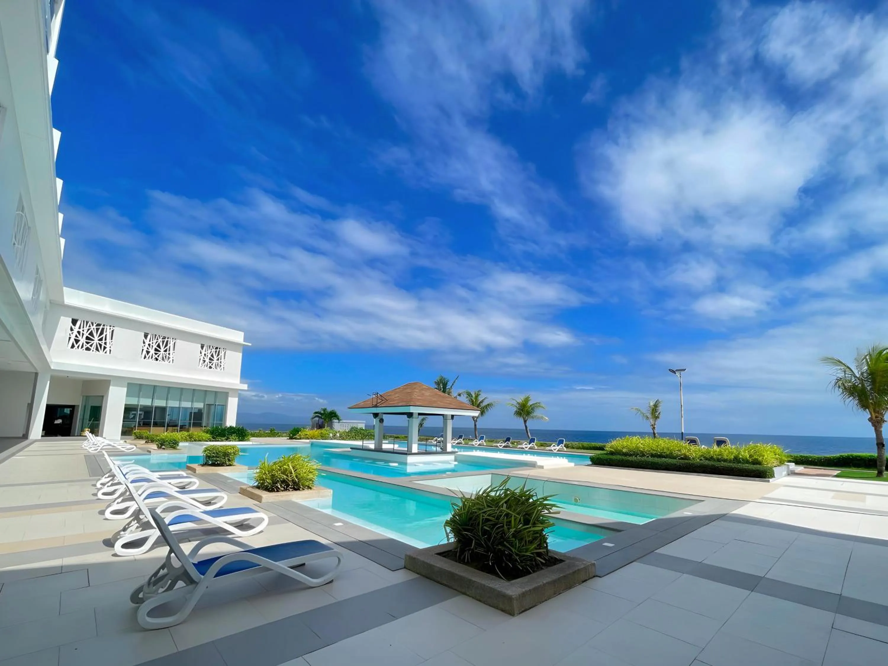 Swimming pool in Arterra Seaview Resort