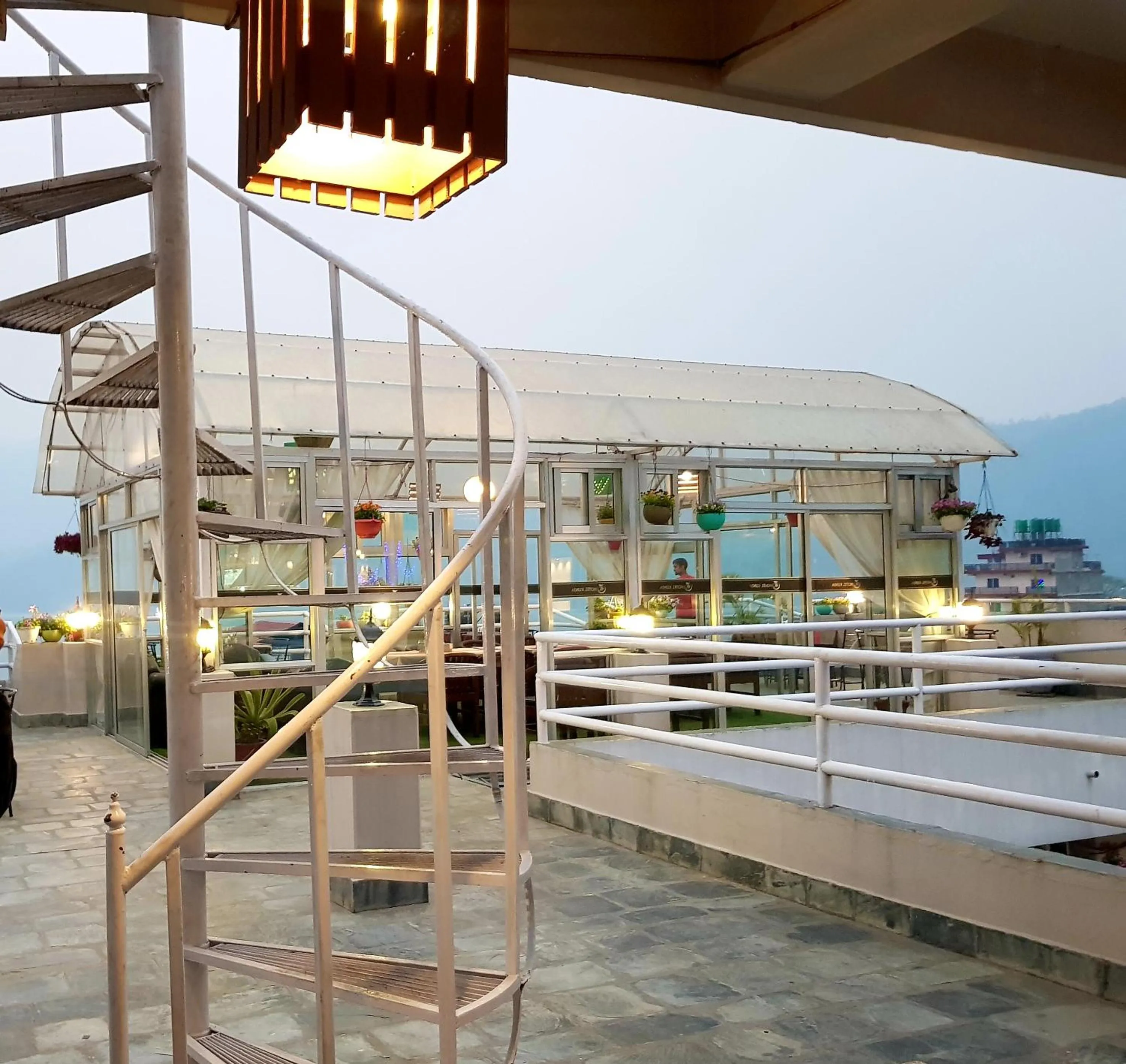 Restaurant/places to eat in Hotel Kunja