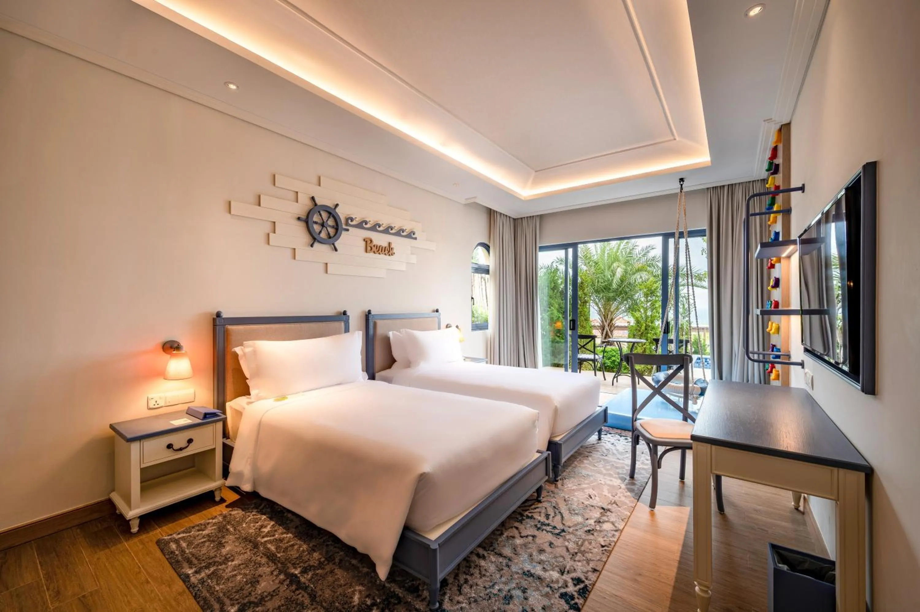 Swimming pool, Bed in Centara Mirage Resort Mui Ne