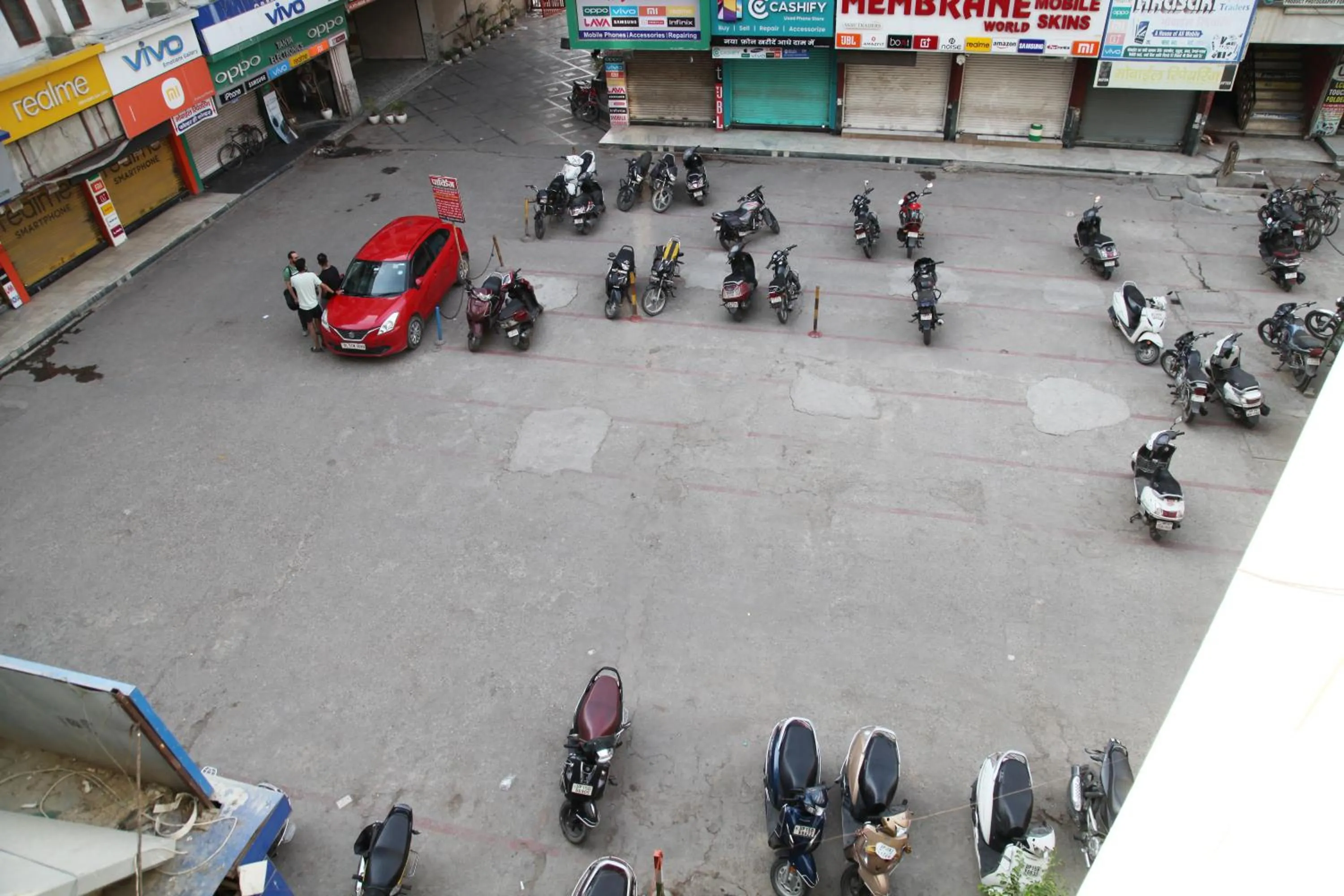 Property building in Hotel Metro Regency Meerut