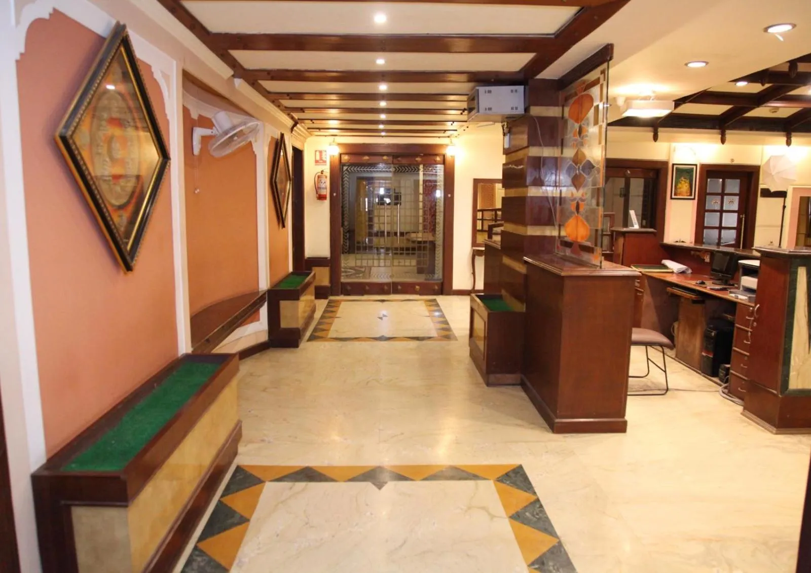 Lobby or reception in Hotel Metro Regency Meerut
