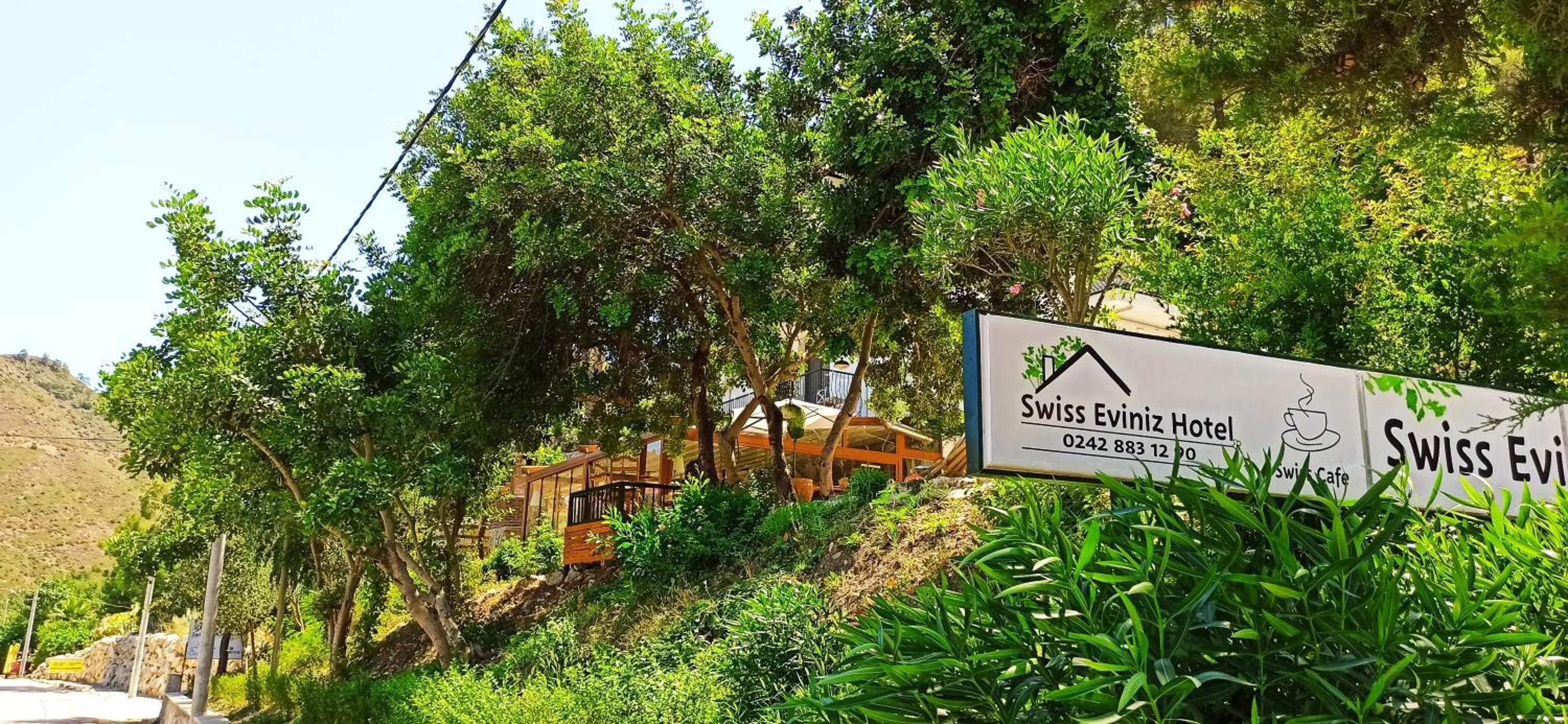 Facade/entrance in Swiss Eviniz Hotel