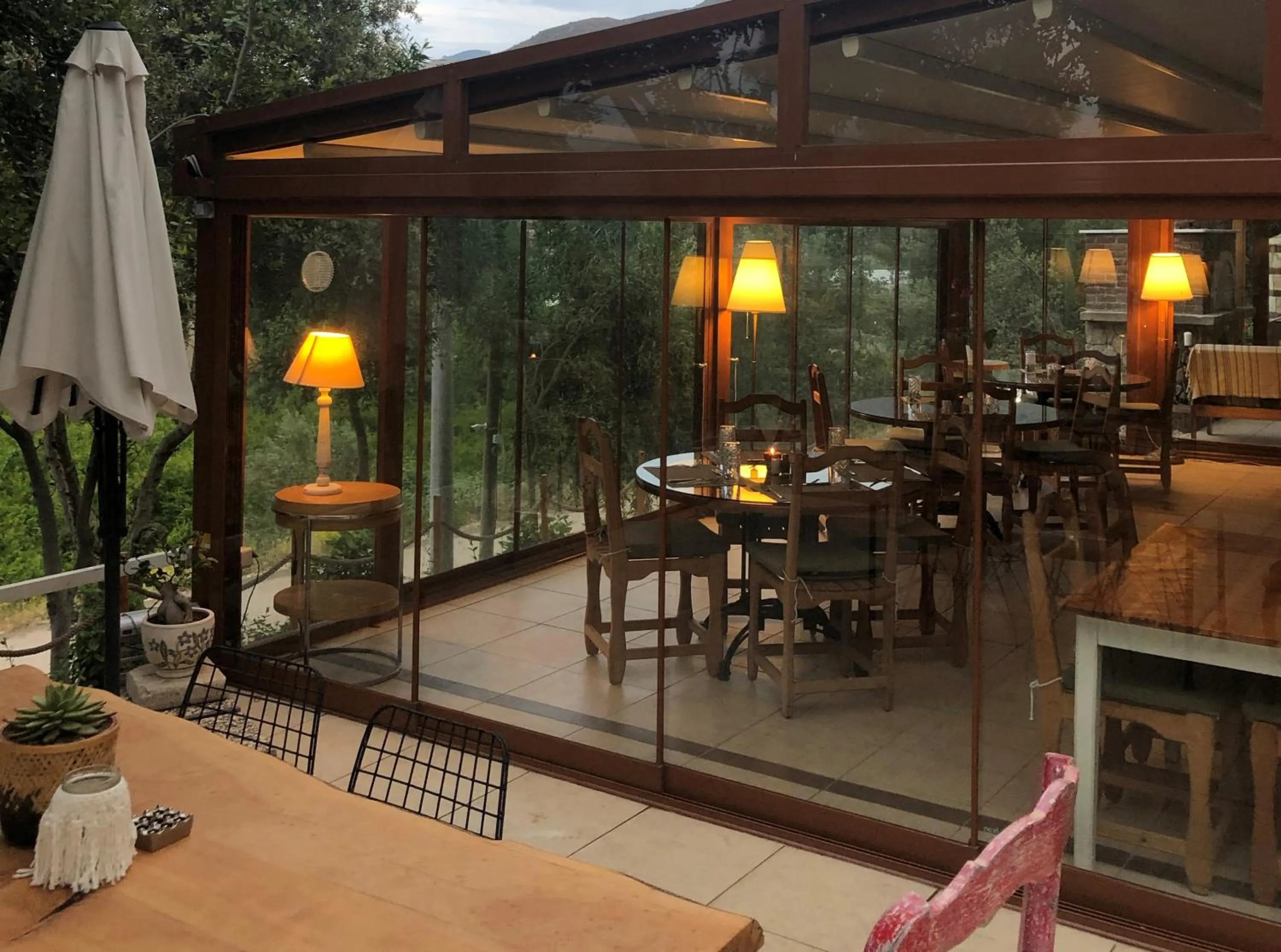 Restaurant/places to eat in Swiss Eviniz Hotel