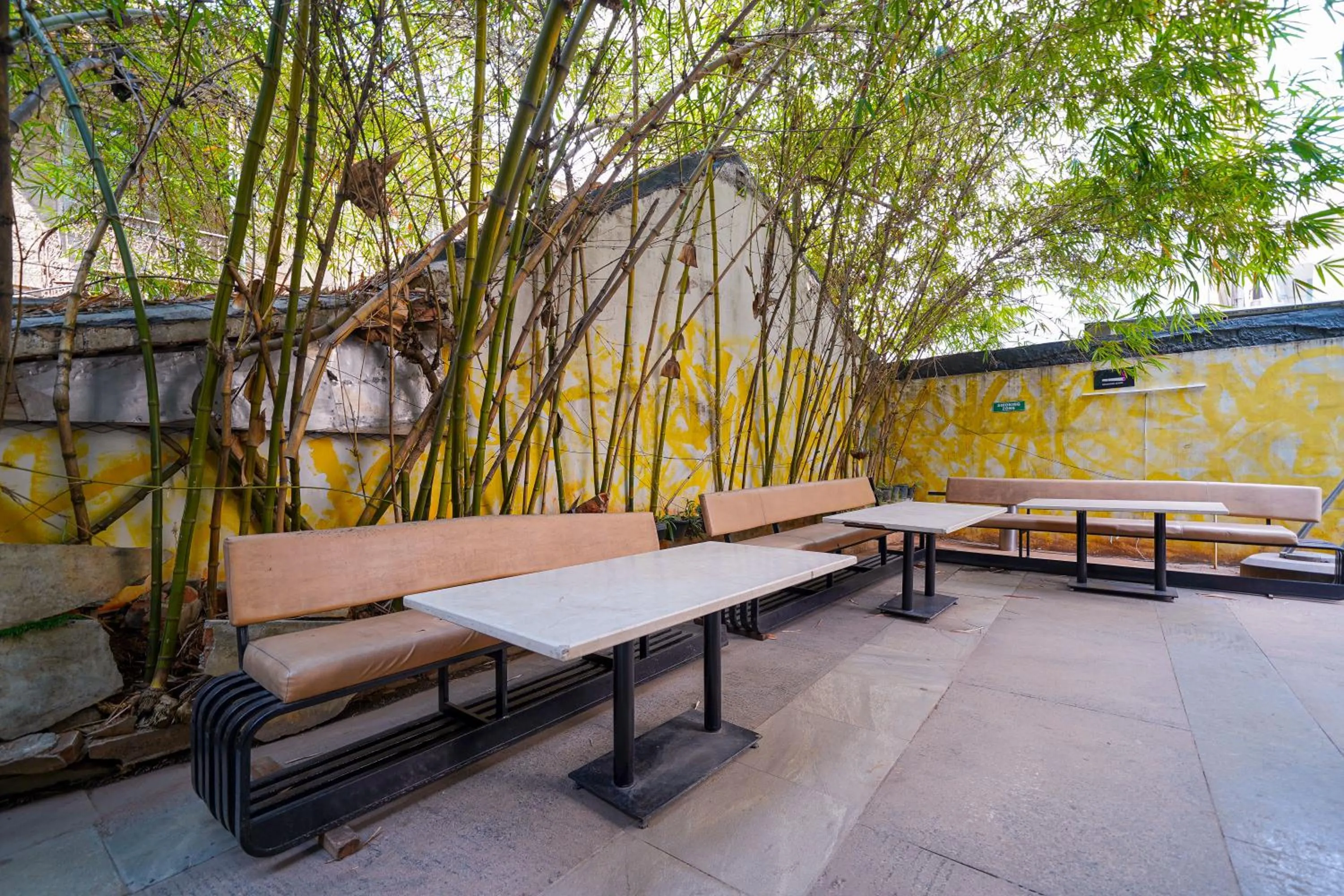 Seating area in Olive Hotel MG Road Dunsvirk Inn by Embassy Group