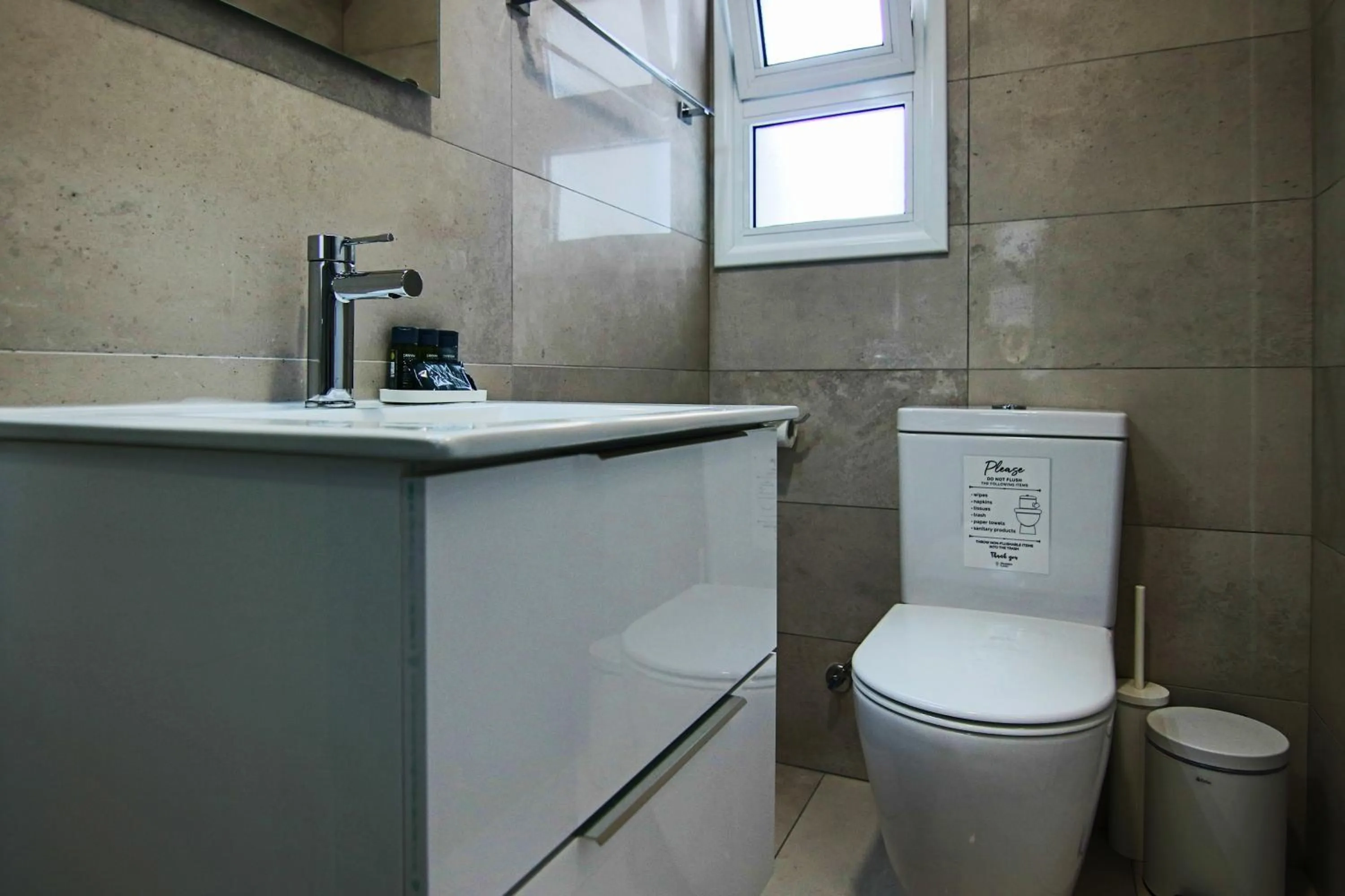 Bathroom in Phaedrus Living Seaside Junior Suite Lighthouse 63