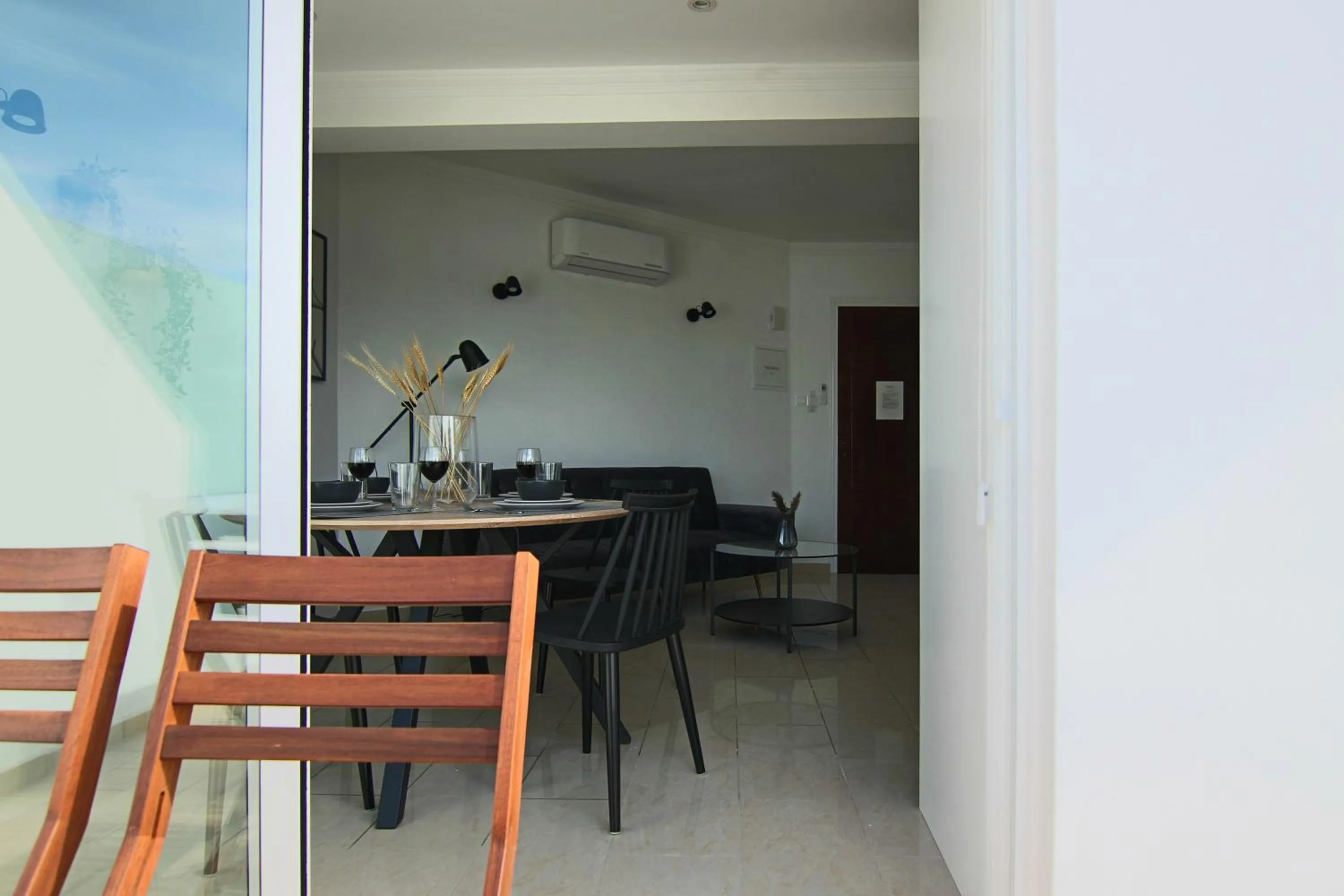 Dining area in Phaedrus Living Seaside Junior Suite Lighthouse 63