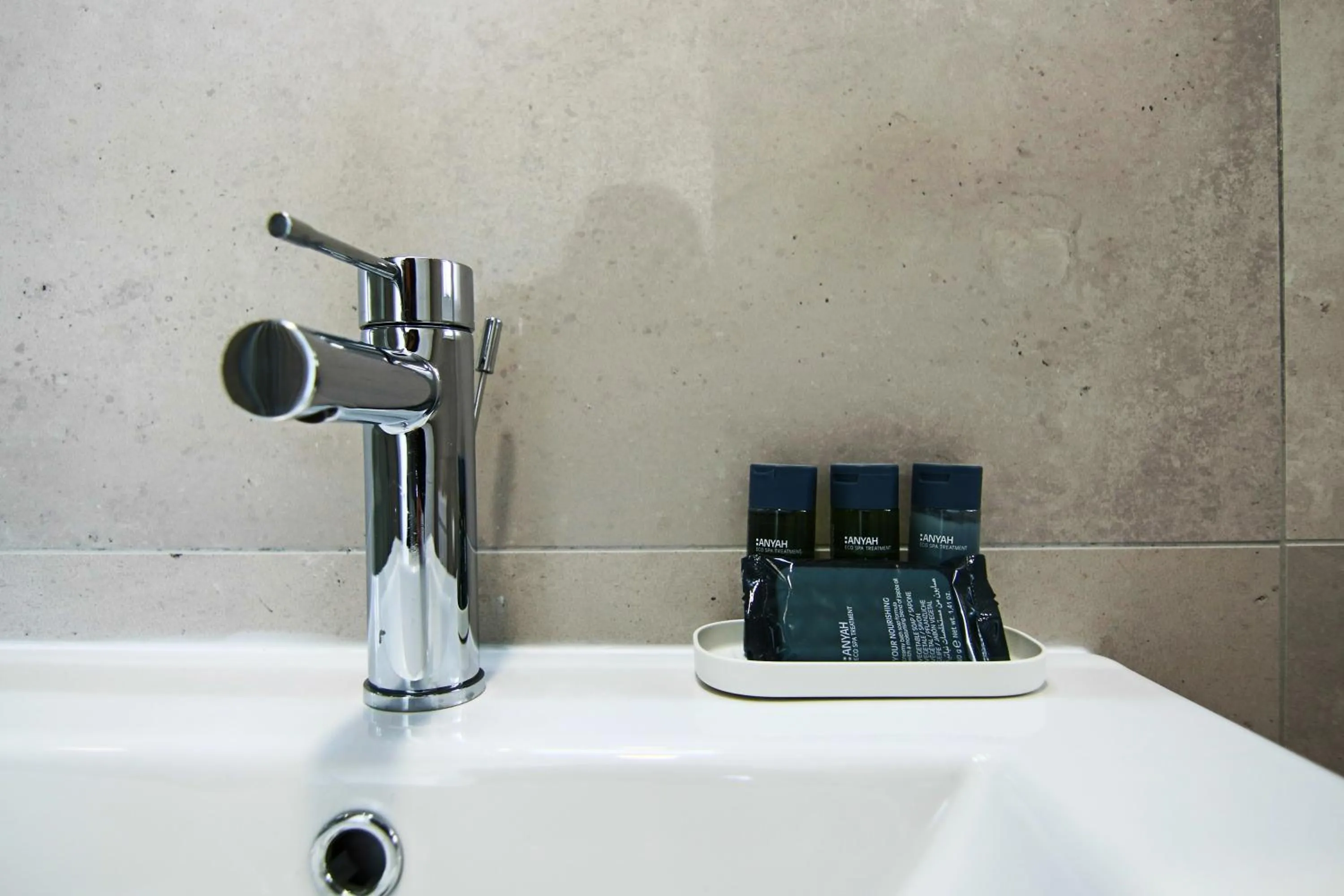 Bathroom in Phaedrus Living Seaside Junior Suite Lighthouse 63