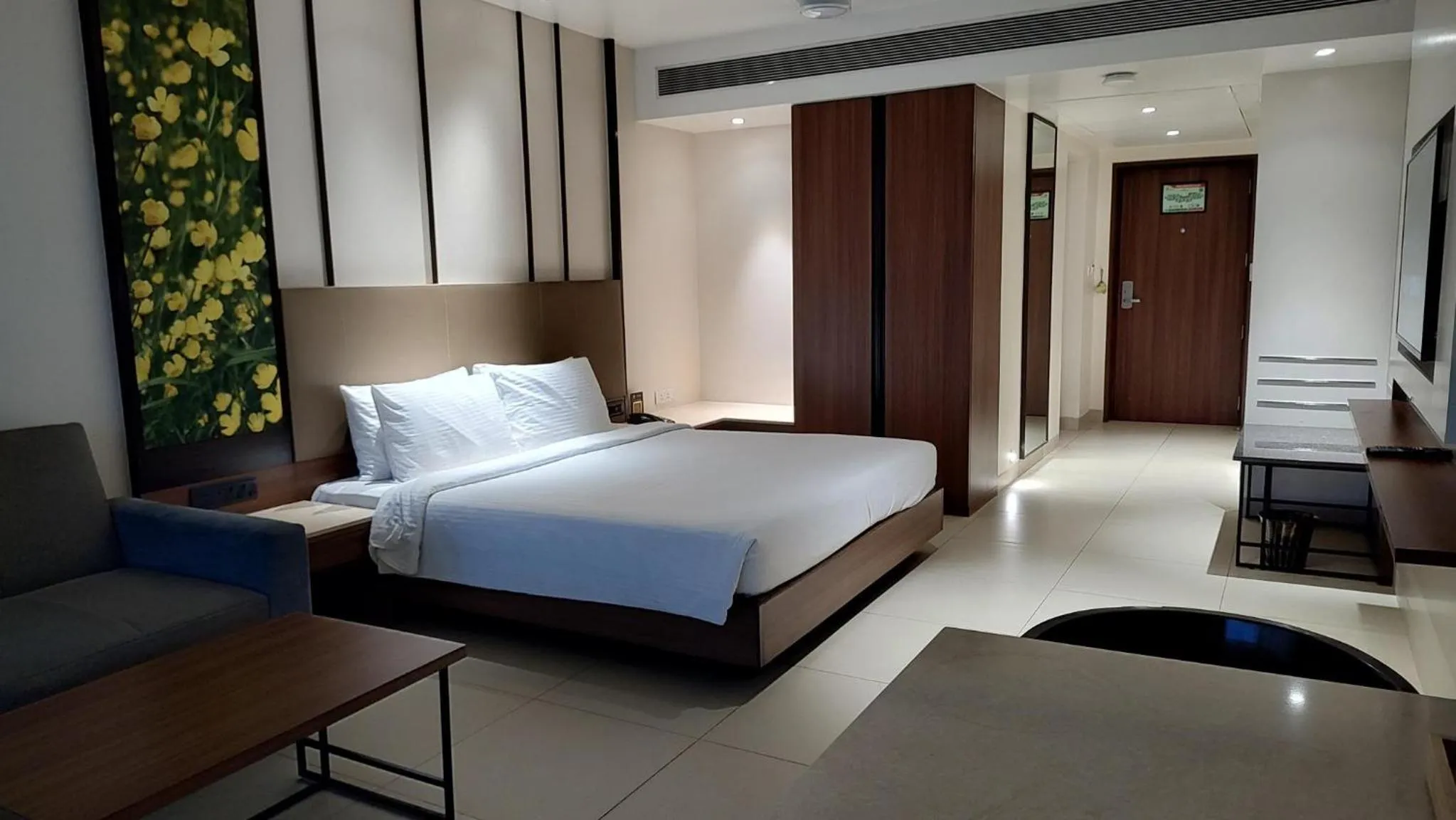 Bed in Club Mahindra Assonora, Goa