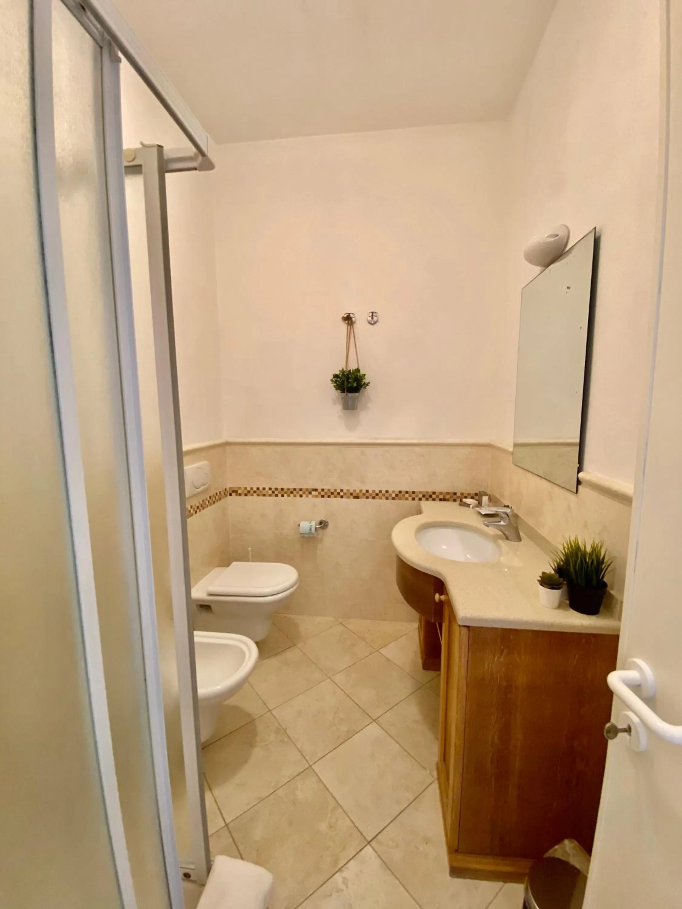 Shower in RESIDENCE TERME ISOLA D'ELBA SRL