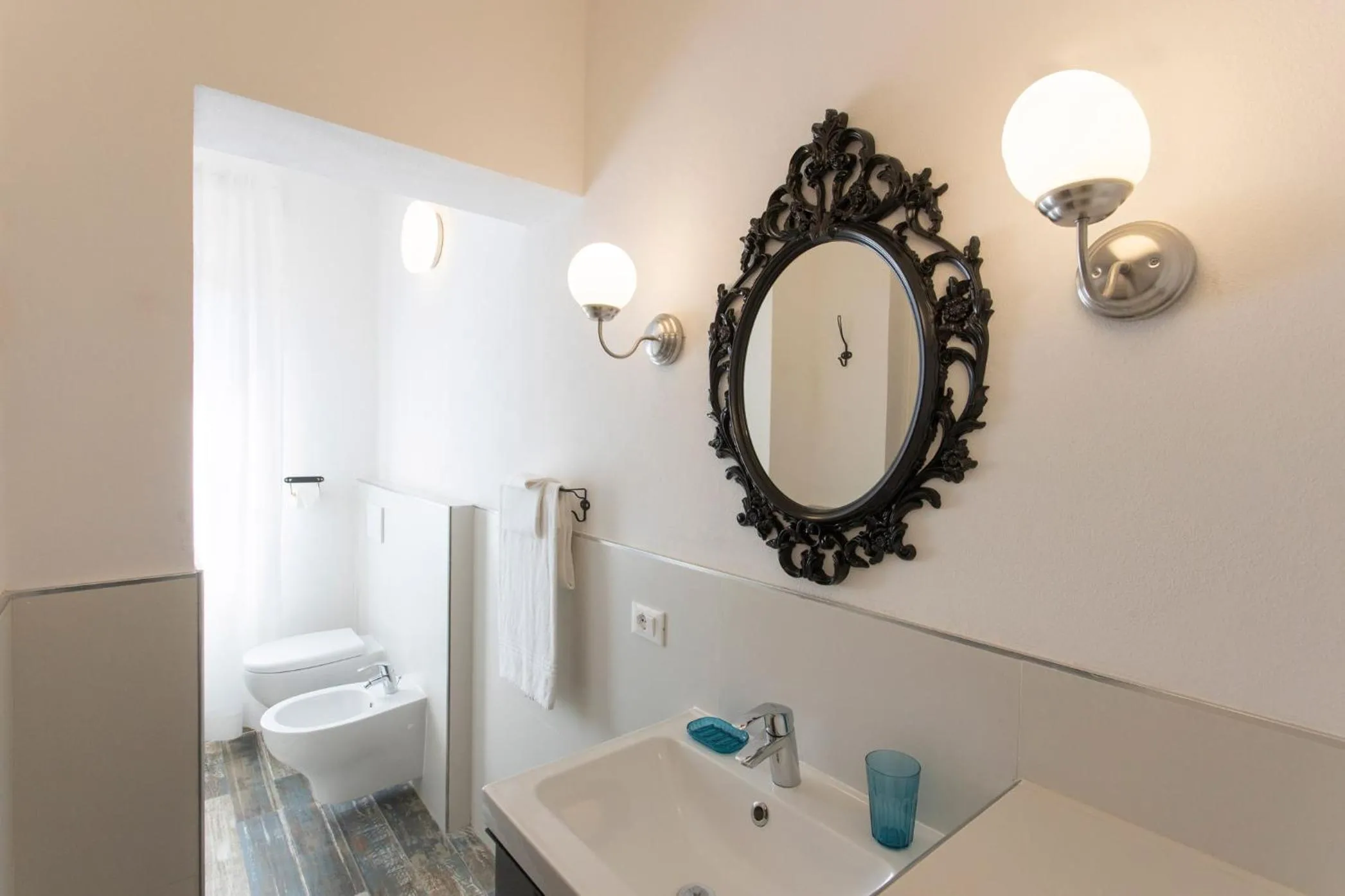 Toilet in RESIDENCE TERME ISOLA D'ELBA SRL