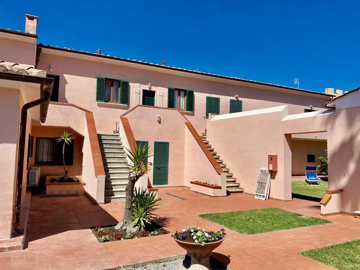 Inner courtyard view in RESIDENCE TERME ISOLA D'ELBA SRL