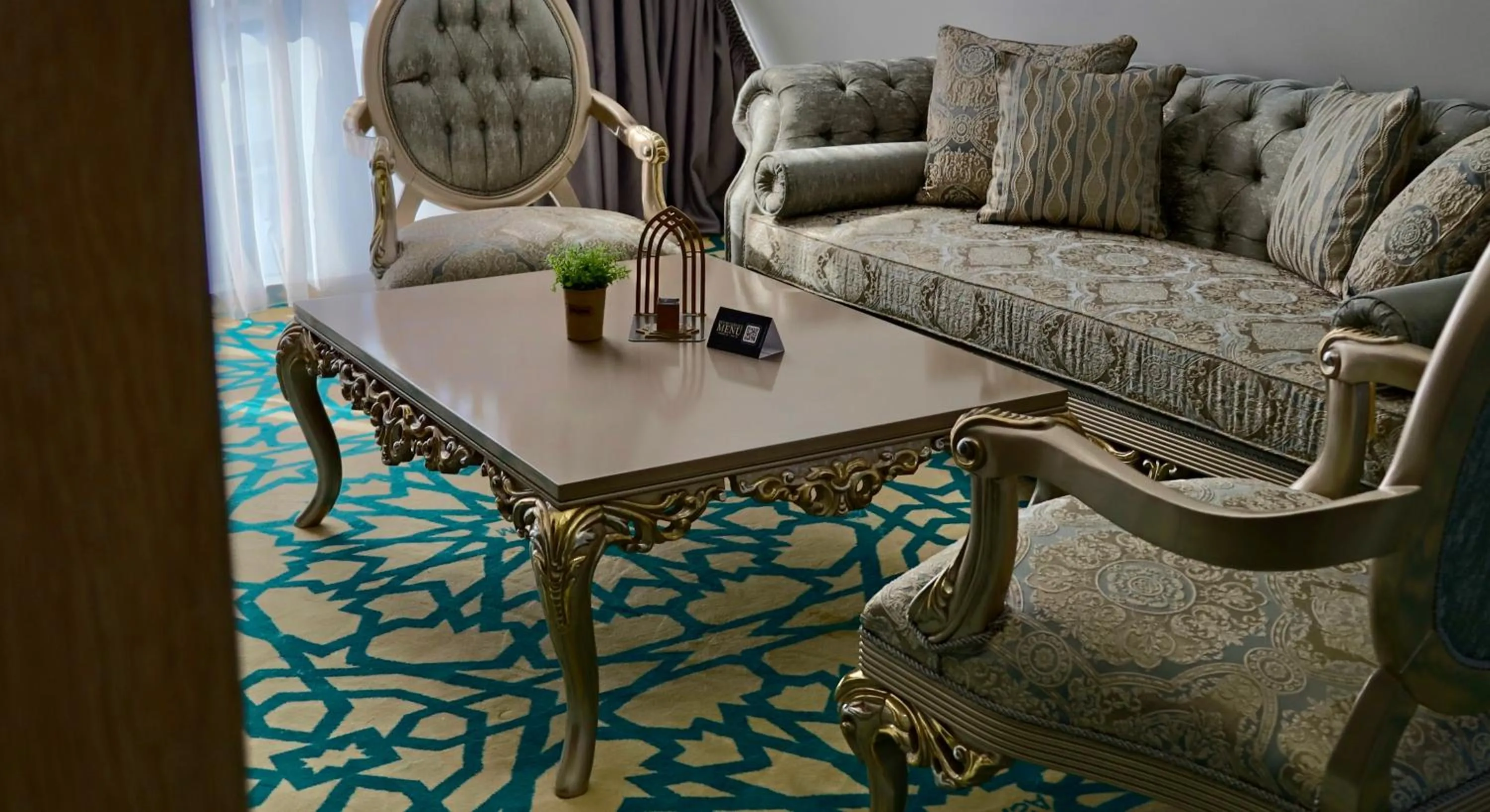 Seating area in Mi Casa