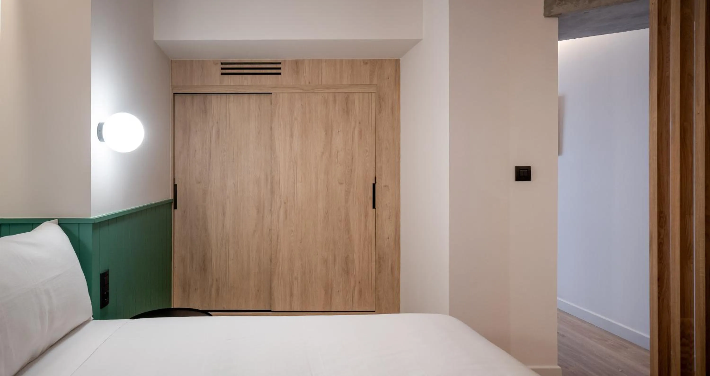 Bed in Líbere Bilbao Museo