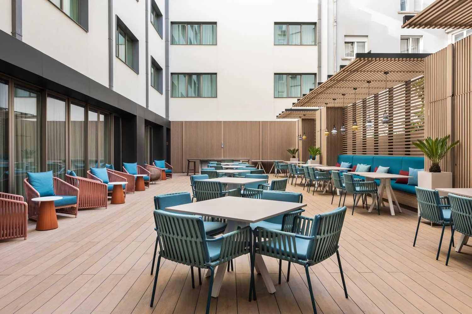 Inner courtyard view in Eurostars Aliados