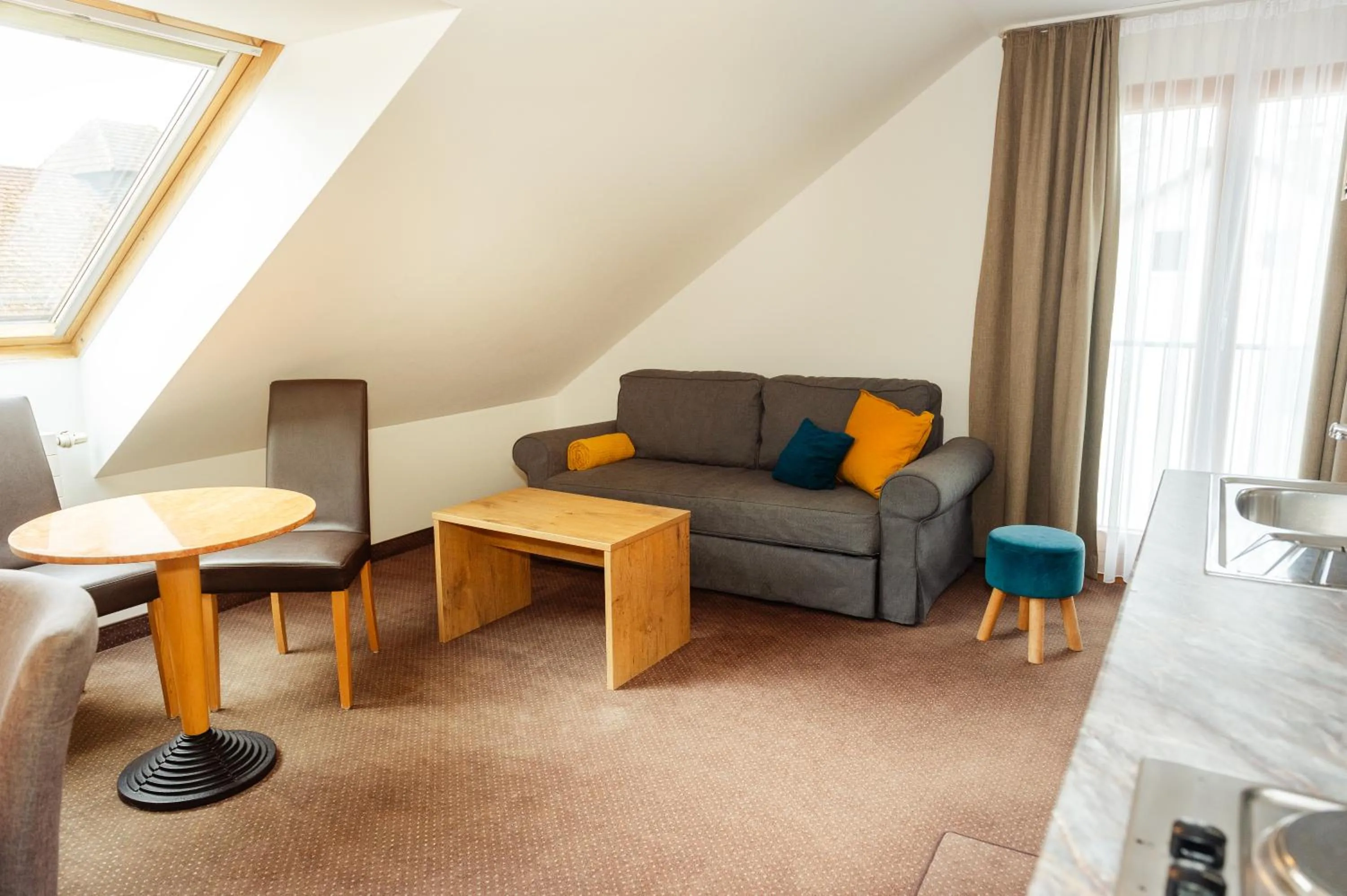 Photo of the whole room in Hotel am Hachinger Bach by Blattl