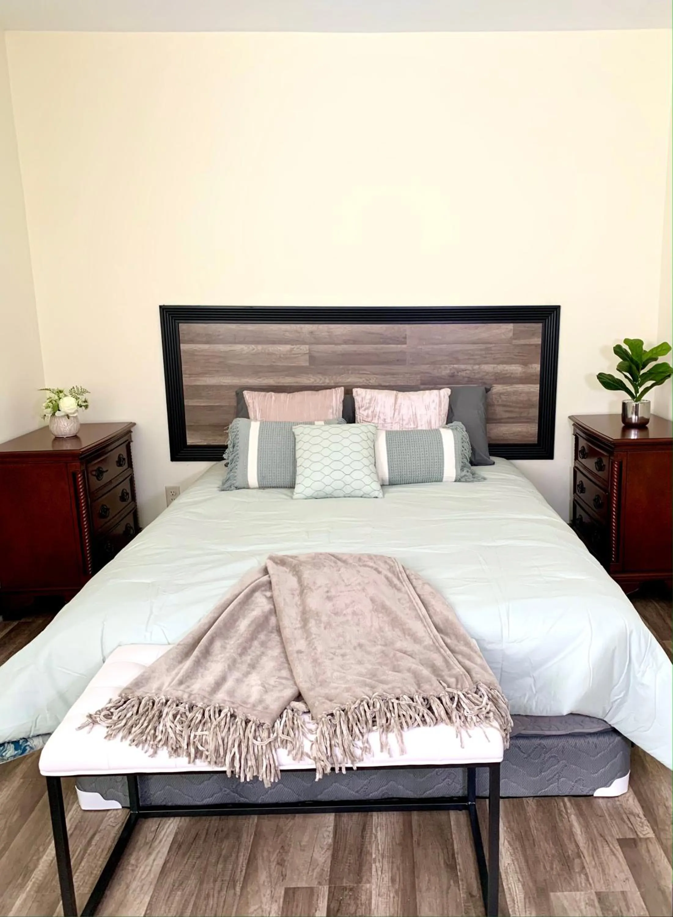 Bedroom, Bed in The Iron Scow - With Private Yard & Free Parking, Minutes From Falls & Casino by Niagara Hospitality