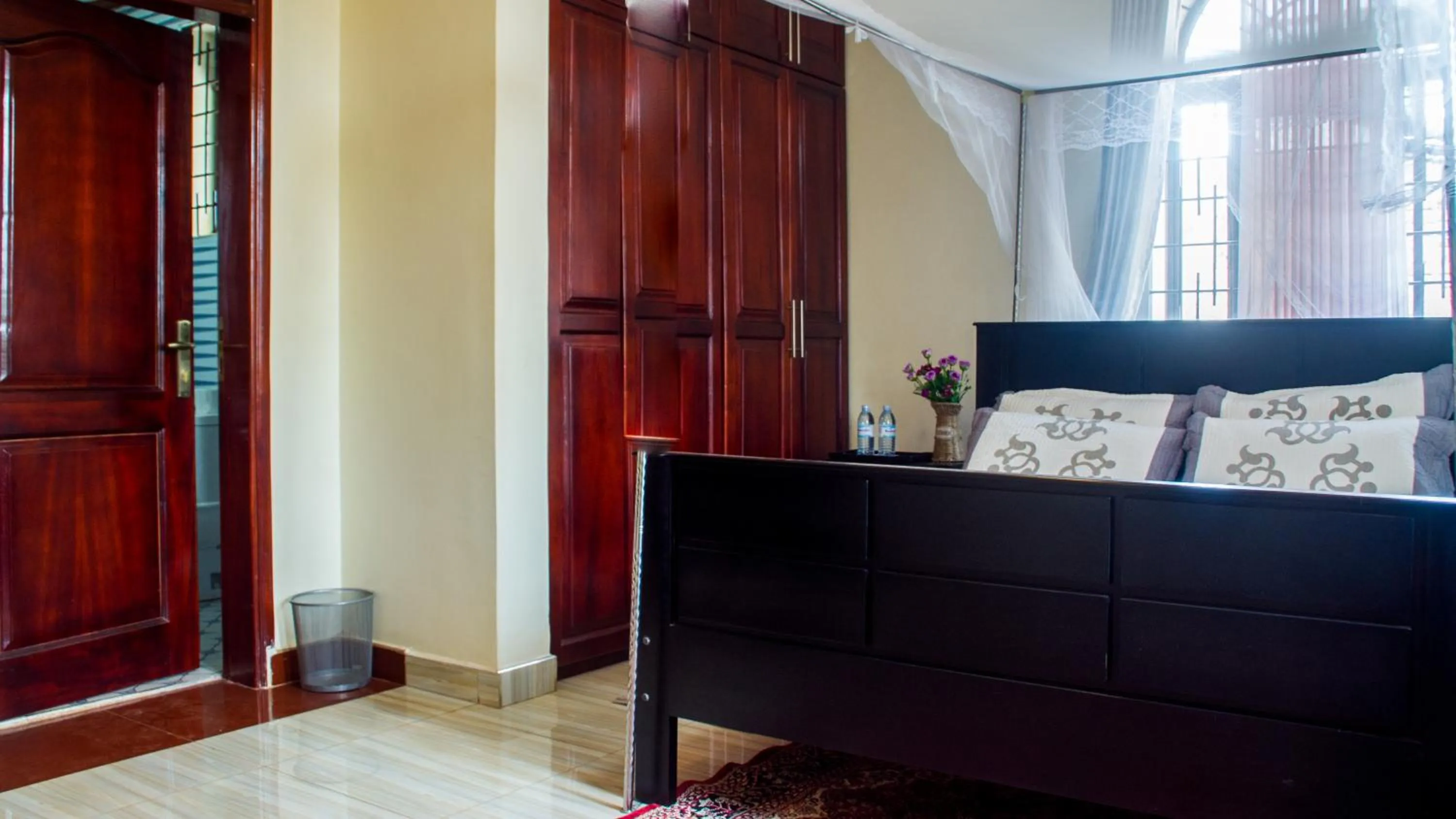 Seating area in Bona Safari Villa Bunamwaya