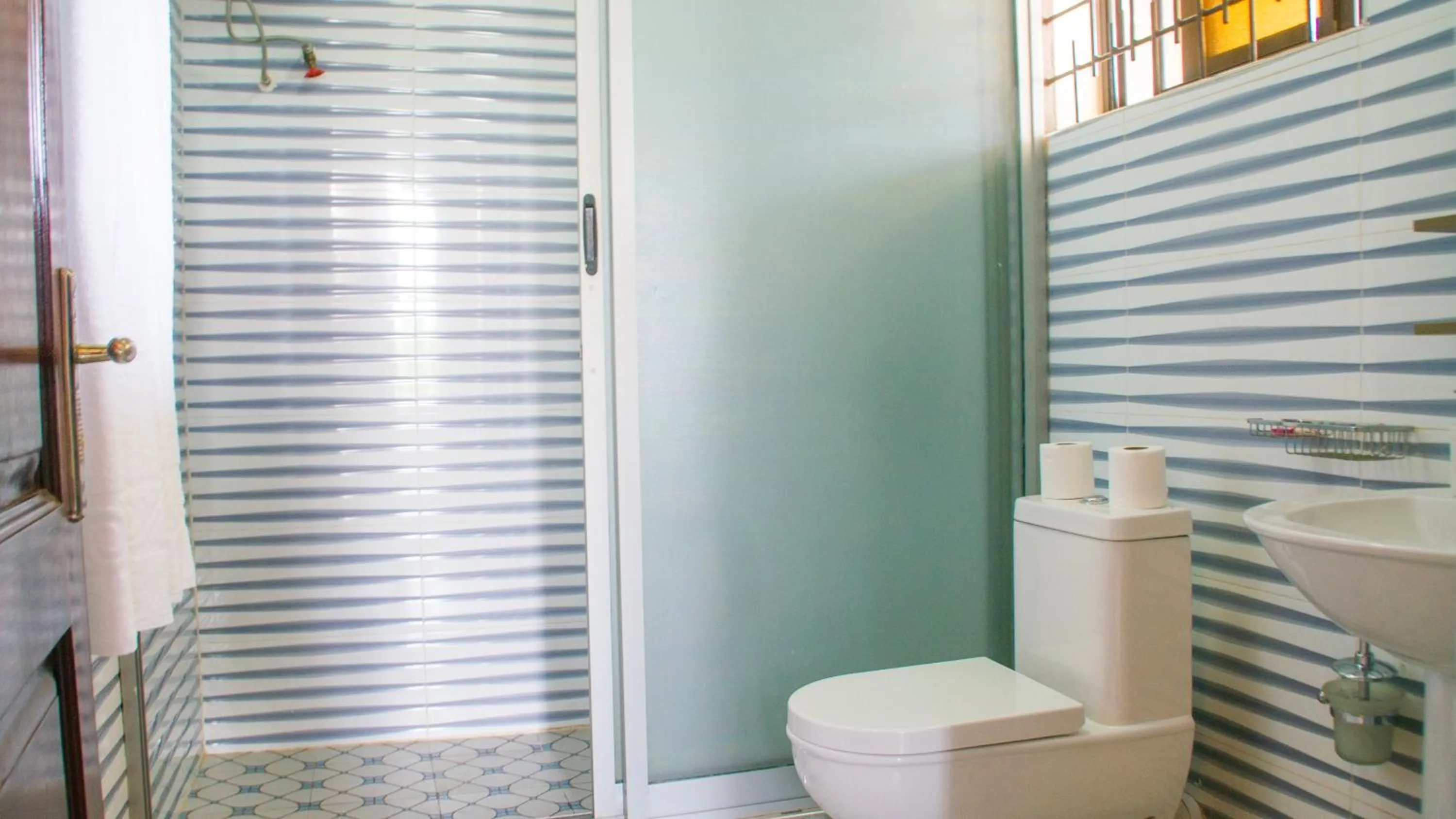 Bathroom in Bona Safari Villa Bunamwaya