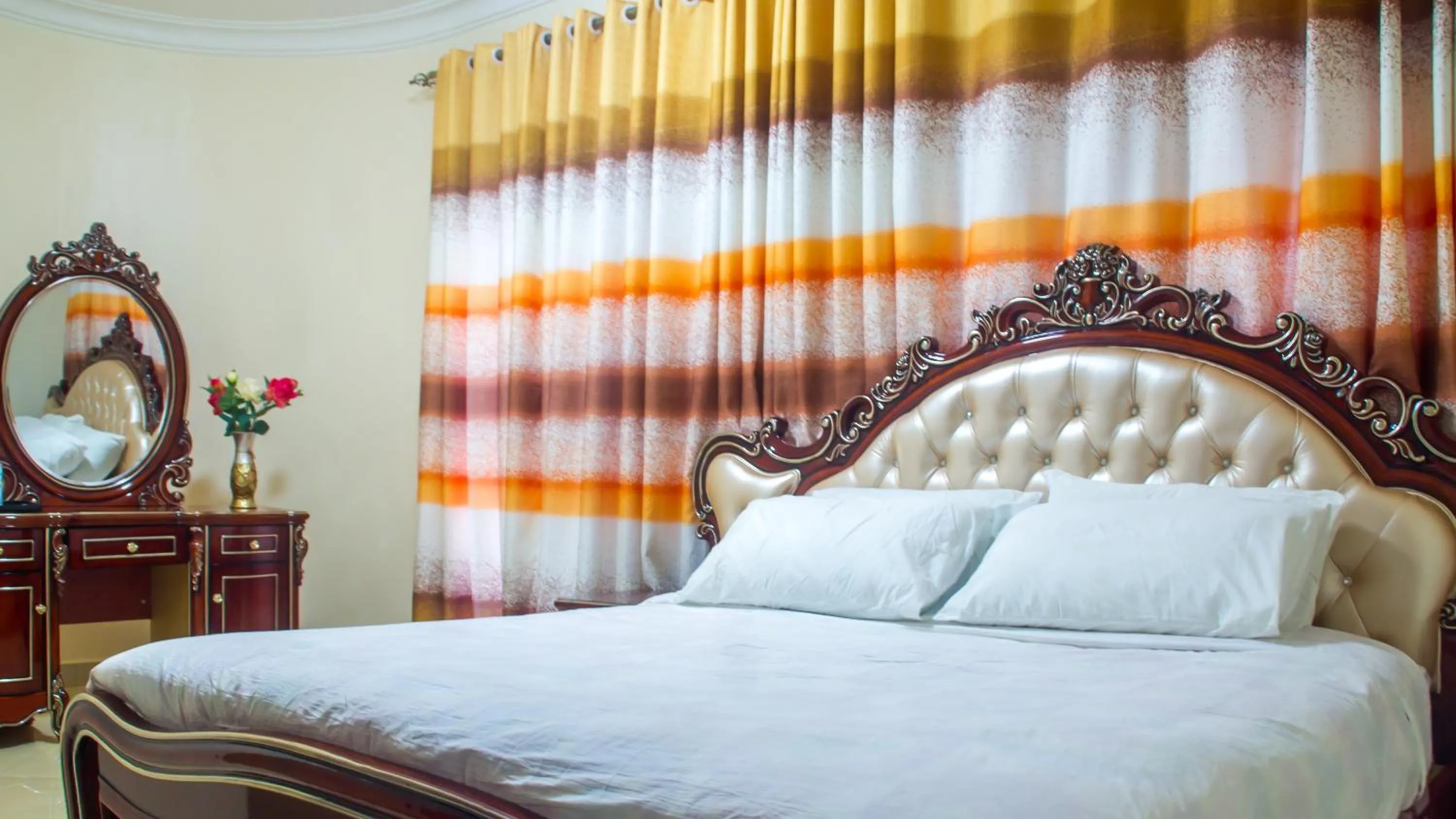 Photo of the whole room in Bona Safari Villa Bunamwaya