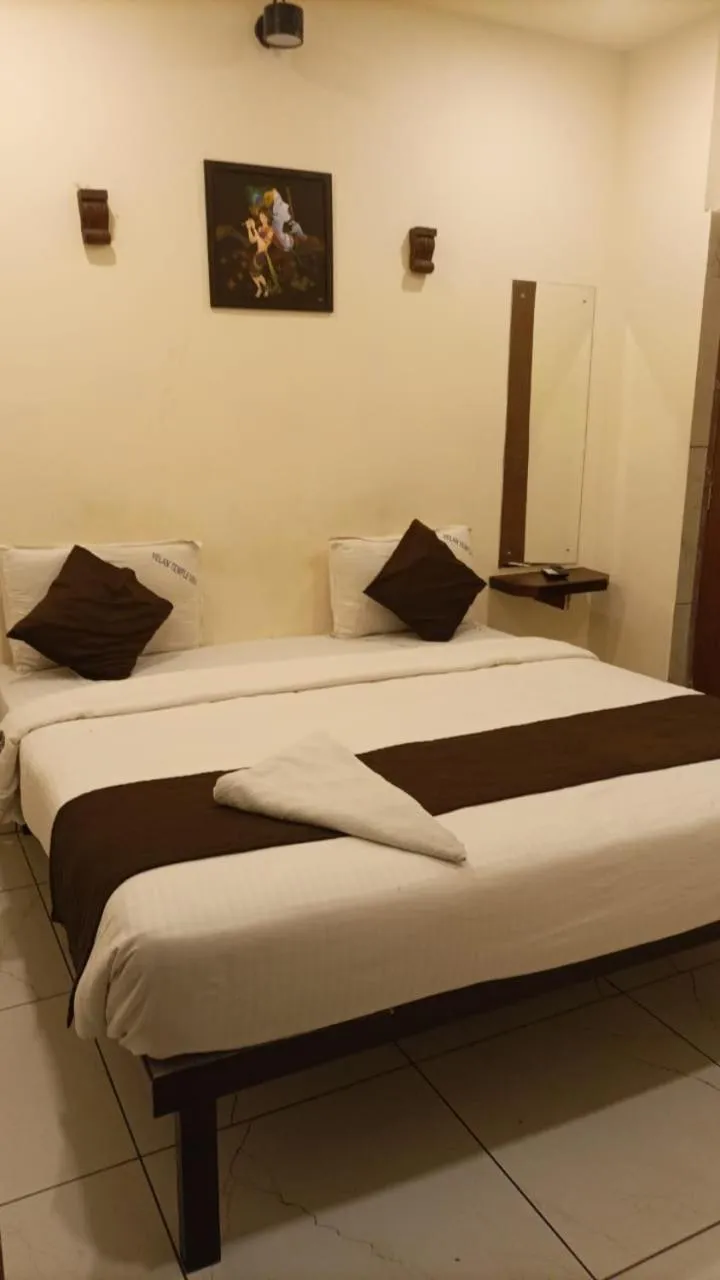 Bed in Velan Temple View