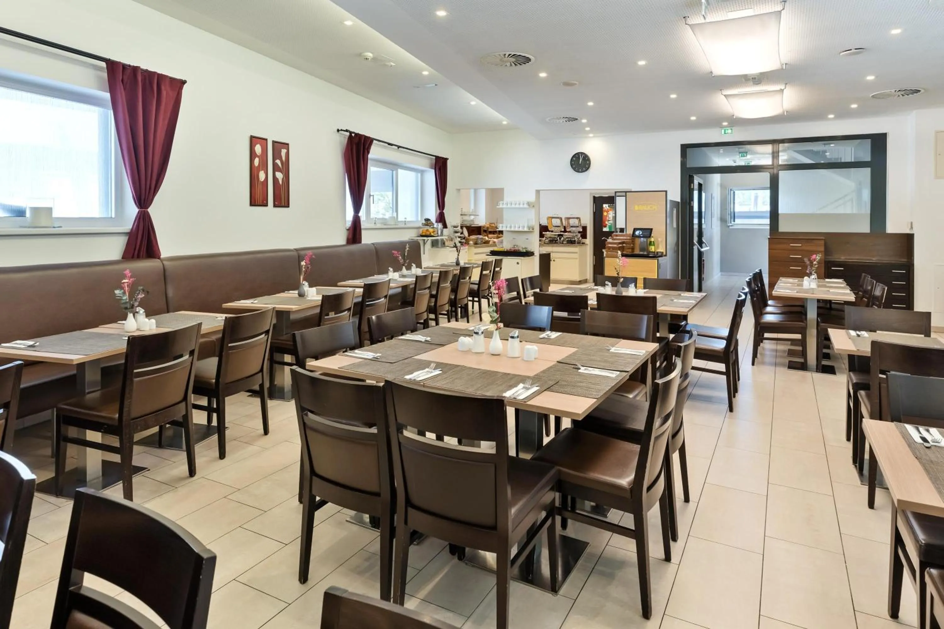 Restaurant/places to eat in Austria Trend Hotel Salzburg Messe