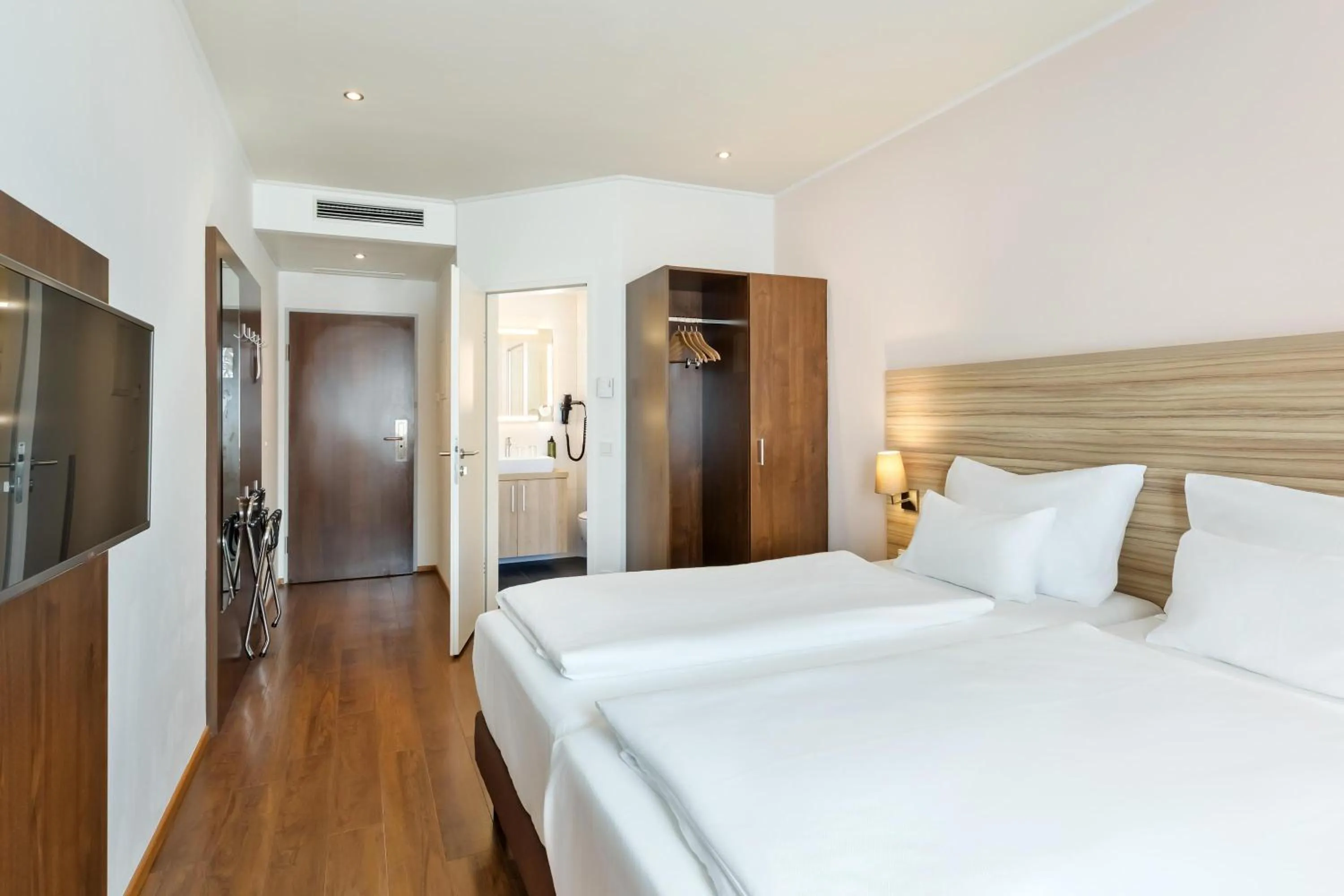 Bed in Austria Trend Hotel Salzburg Messe