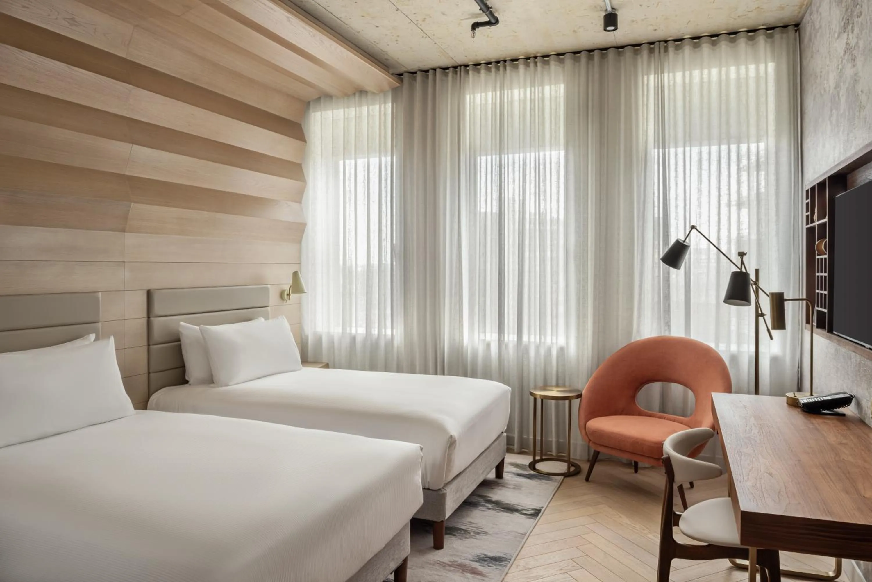 Bed in Canopy by Hilton London City