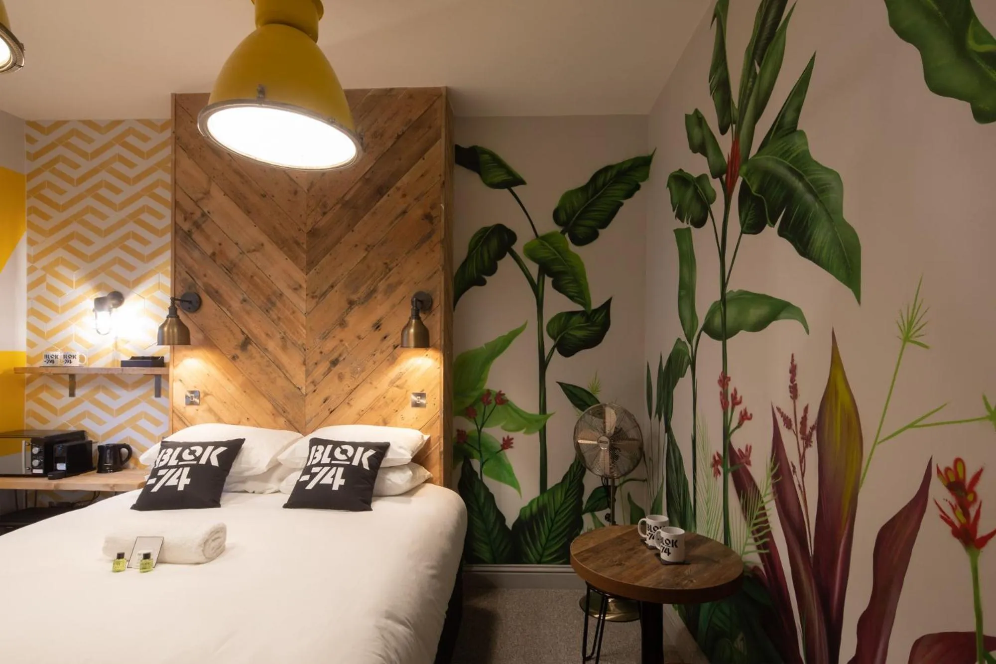 Seating area, Bed in Blok-74