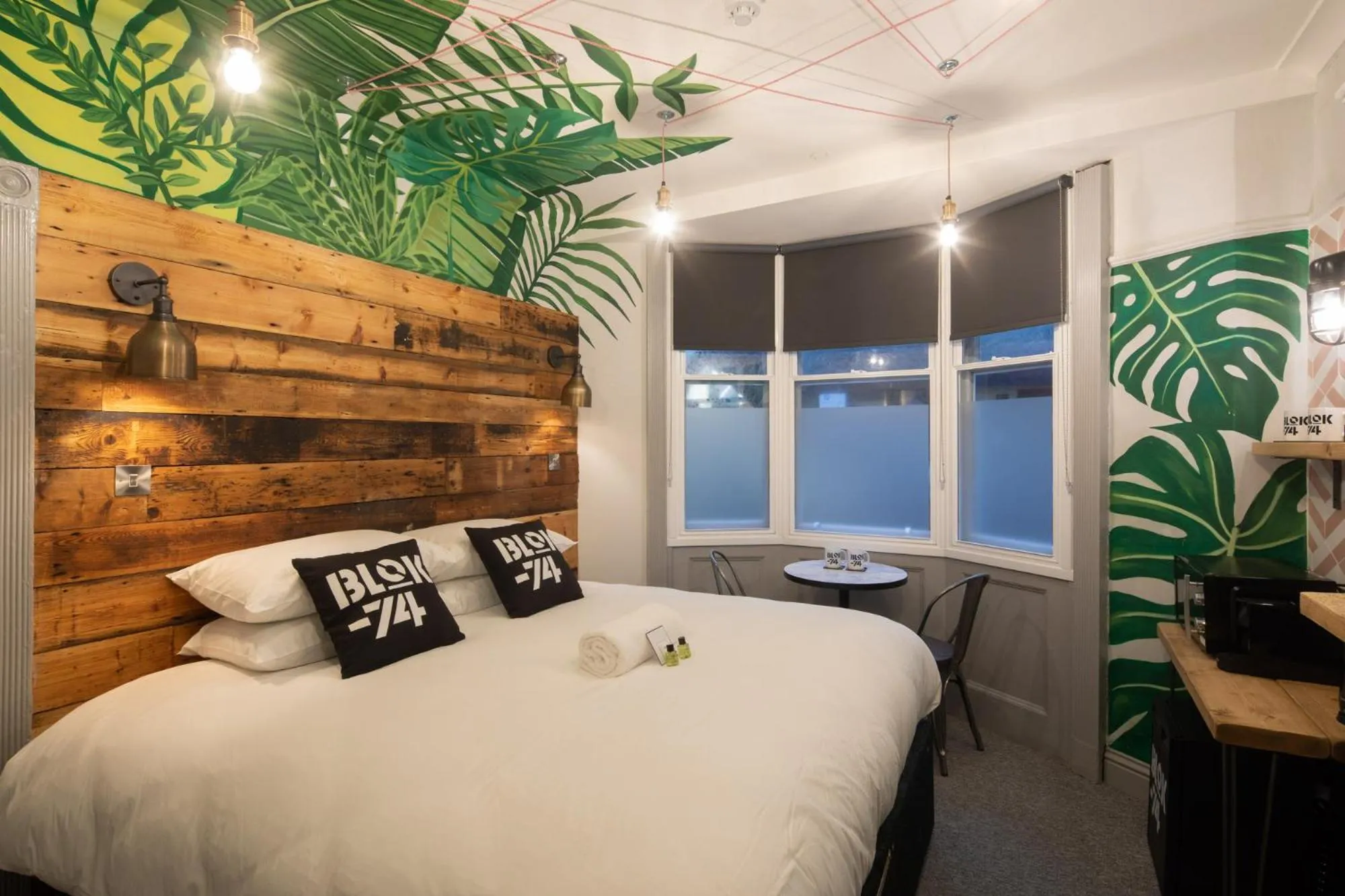 Photo of the whole room, Bed in Blok-74