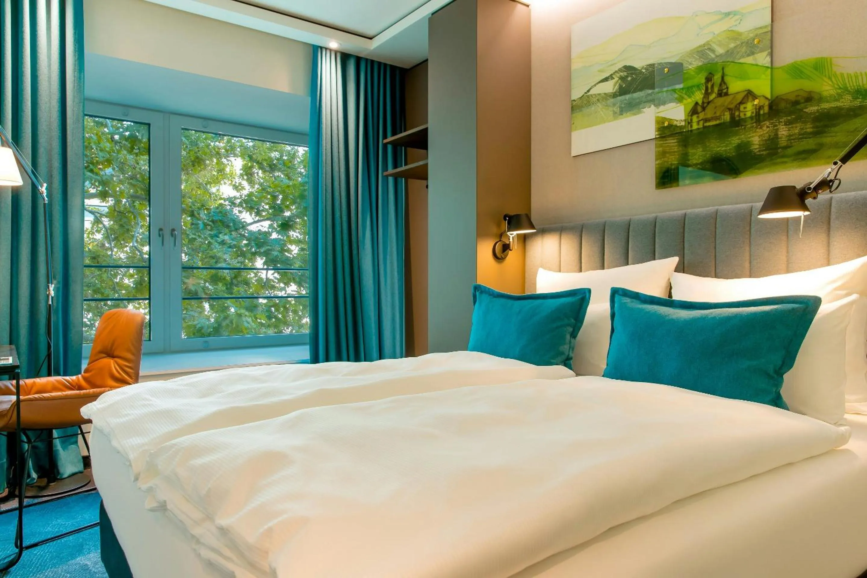 Photo of the whole room, Bed in Motel One Stuttgart-Hauptbahnhof