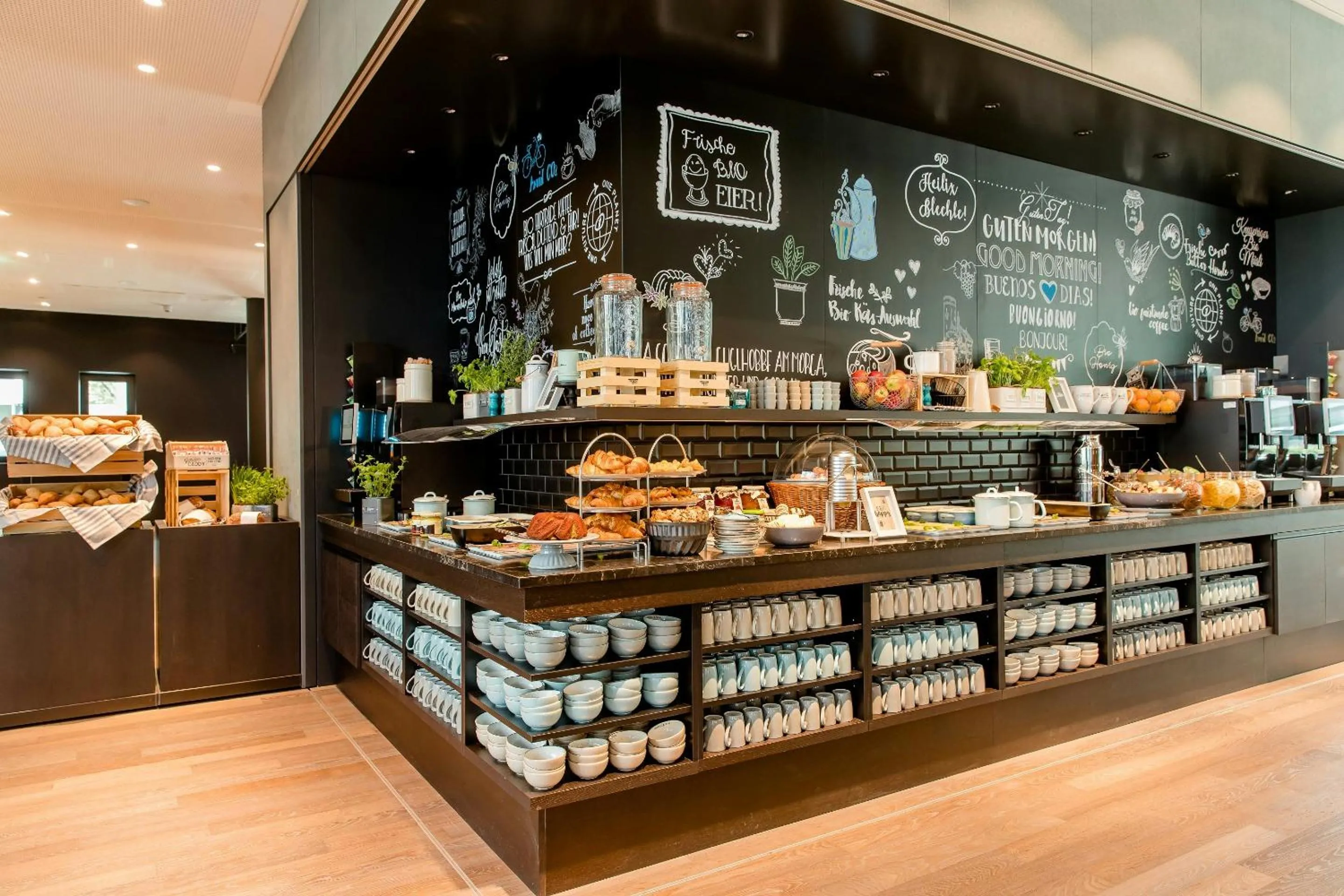 Buffet breakfast in Motel One Stuttgart-Hauptbahnhof