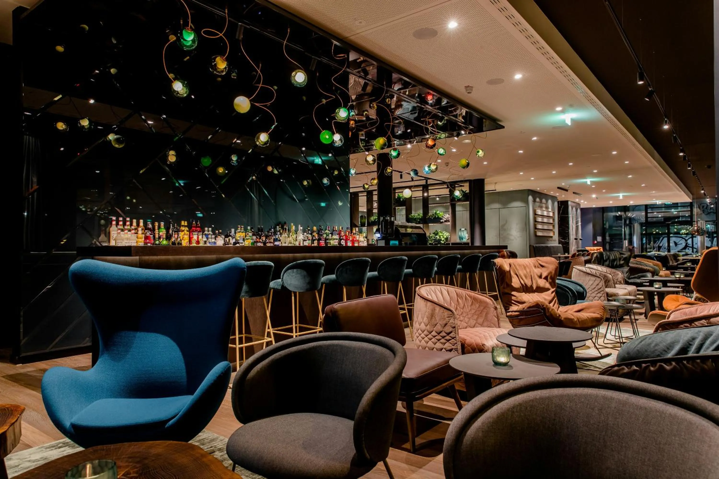 Lounge or bar in Motel One Stuttgart-Hauptbahnhof
