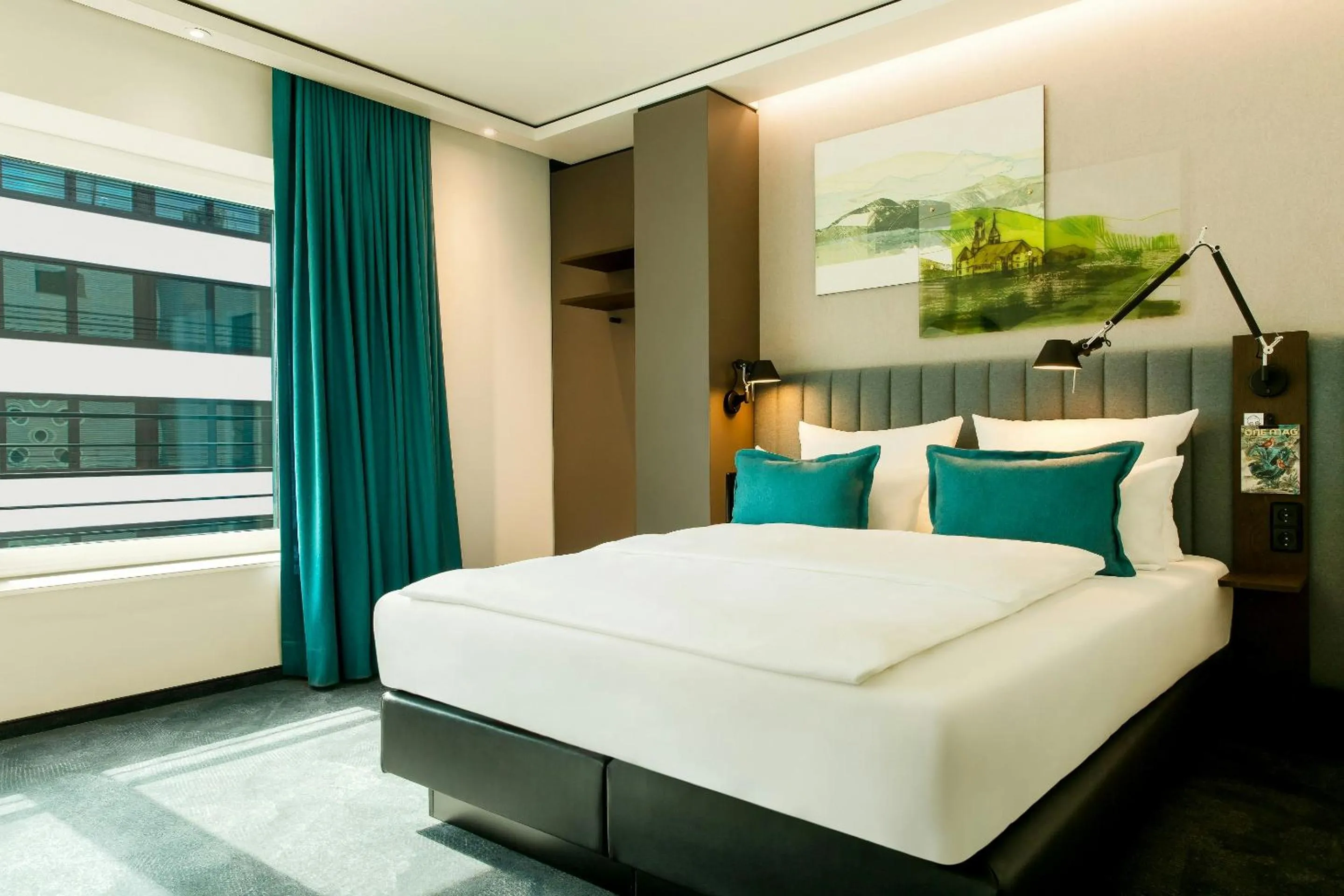 Photo of the whole room, Bed in Motel One Stuttgart-Hauptbahnhof