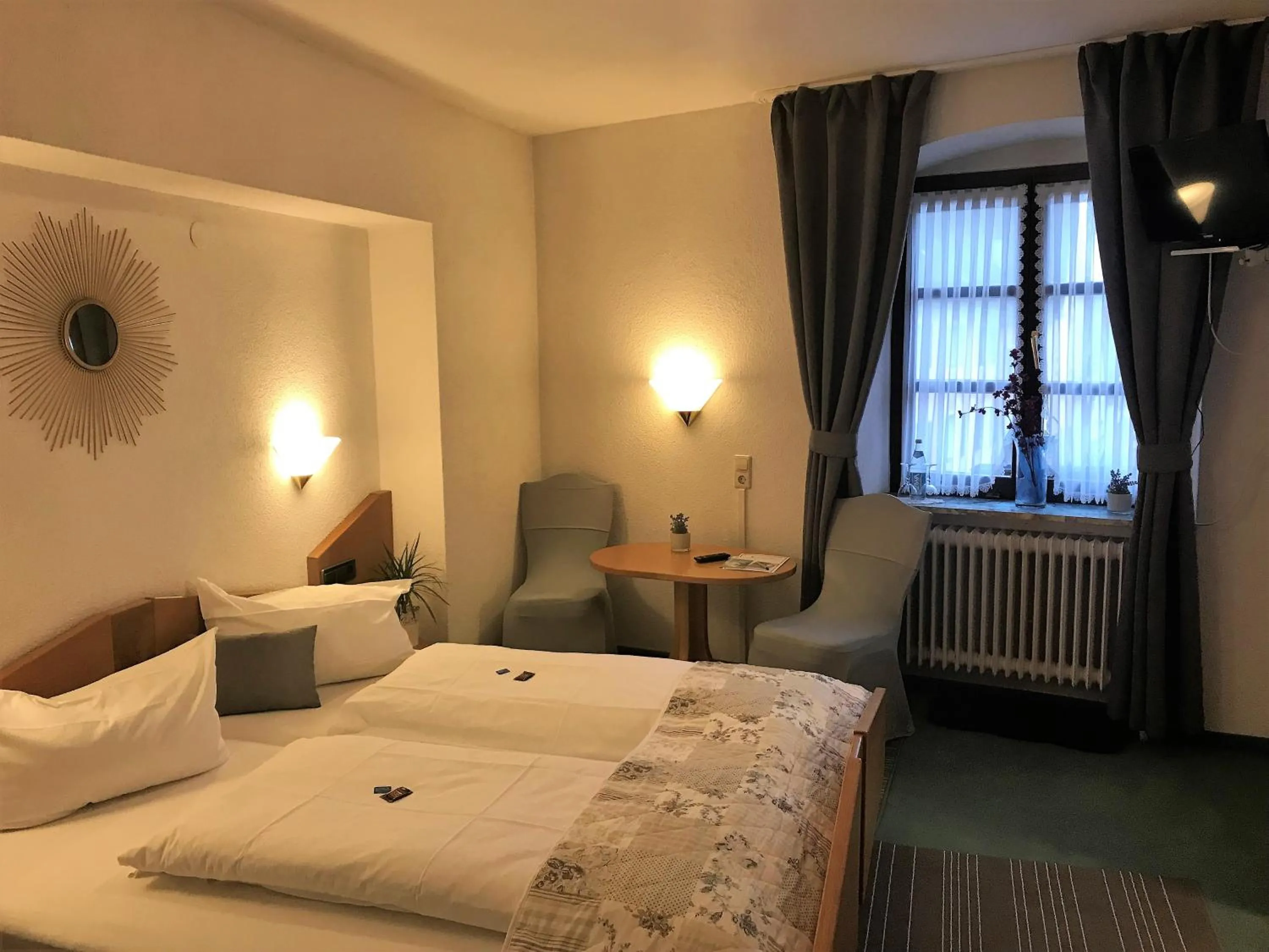 Photo of the whole room, Bed in Krone Britzingen