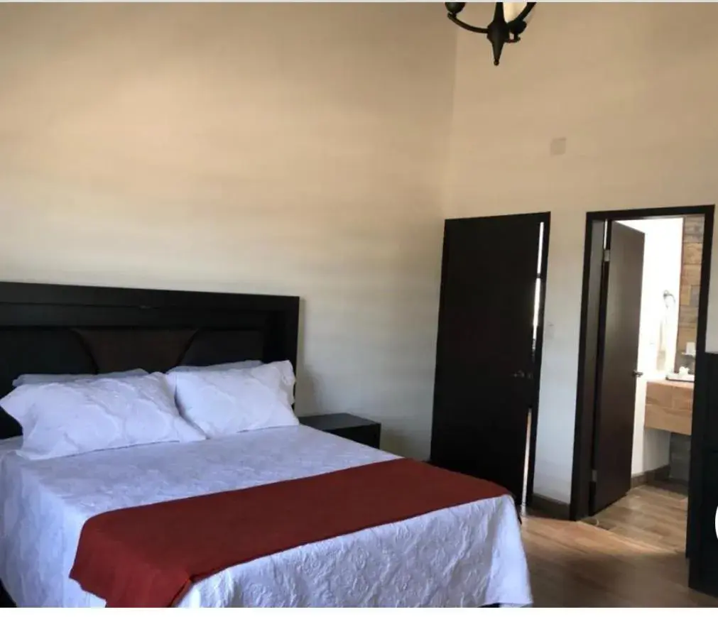 Four-Bedroom House in Flor de Cera Four-Bedroom House in Flor de Cera