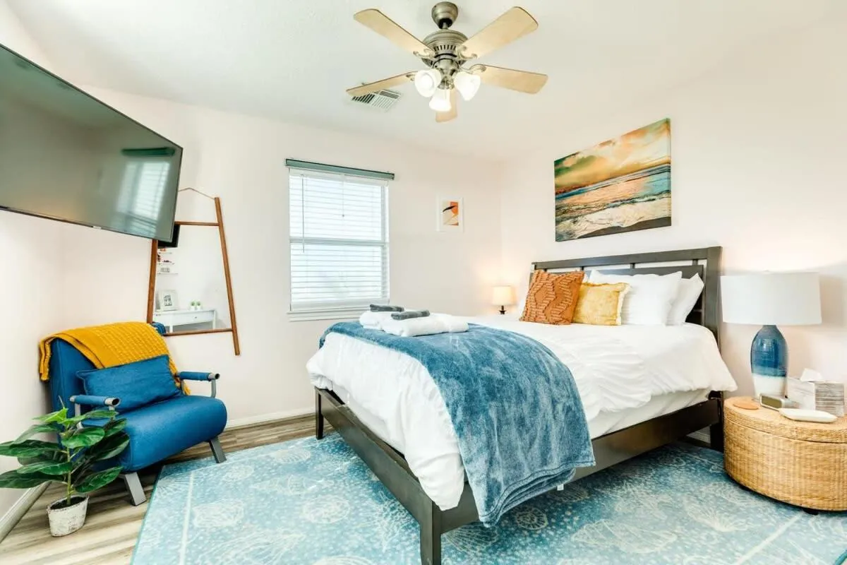 Bed in Sunset Sanctuary - Adorable Beach Bungalow with Gorgeous Gulf Views!