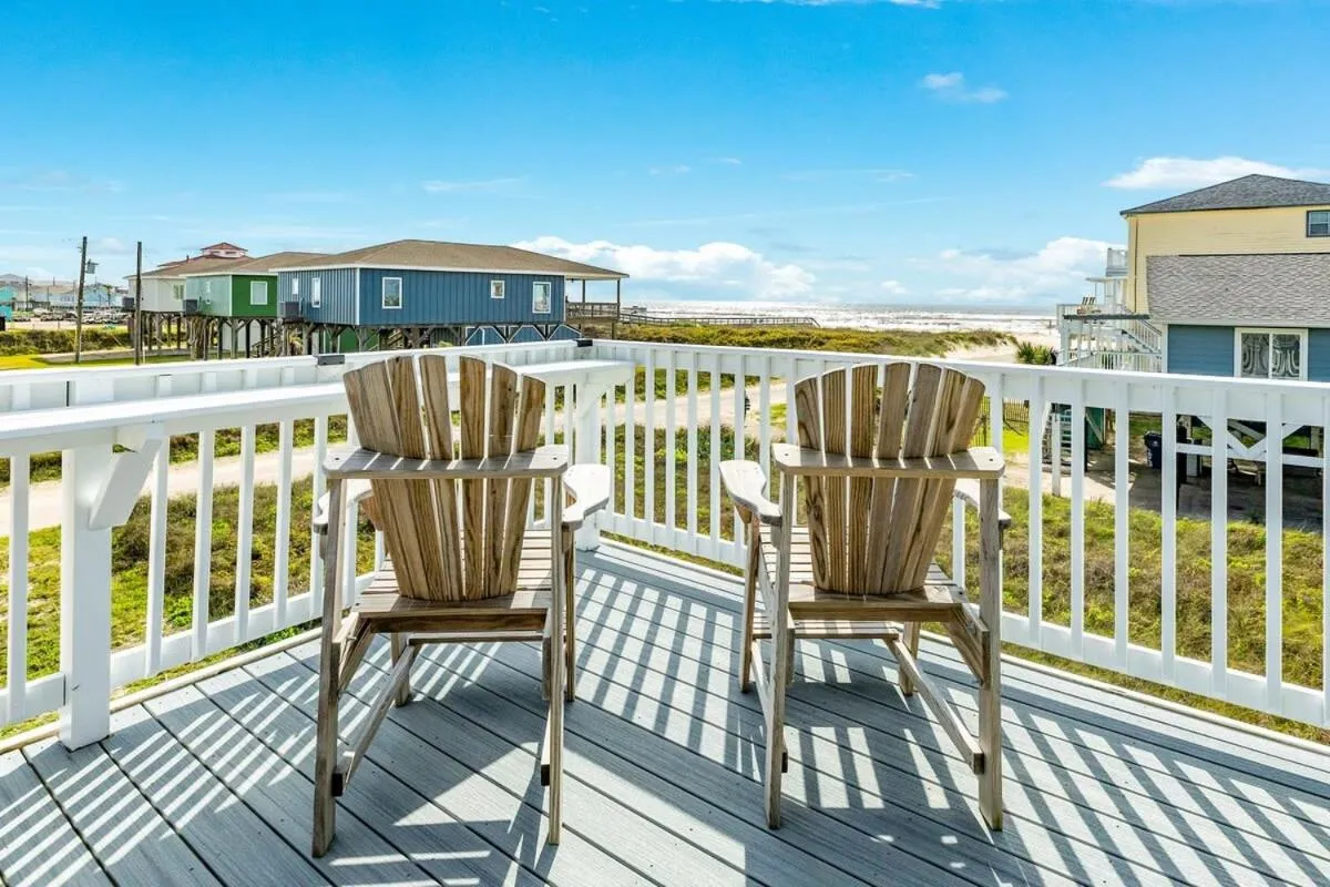 Sunset Sanctuary - Adorable Beach Bungalow with Gorgeous Gulf Views!
