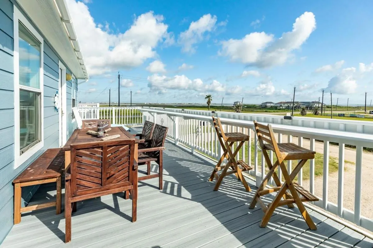 Sunset Sanctuary - Adorable Beach Bungalow with Gorgeous Gulf Views!