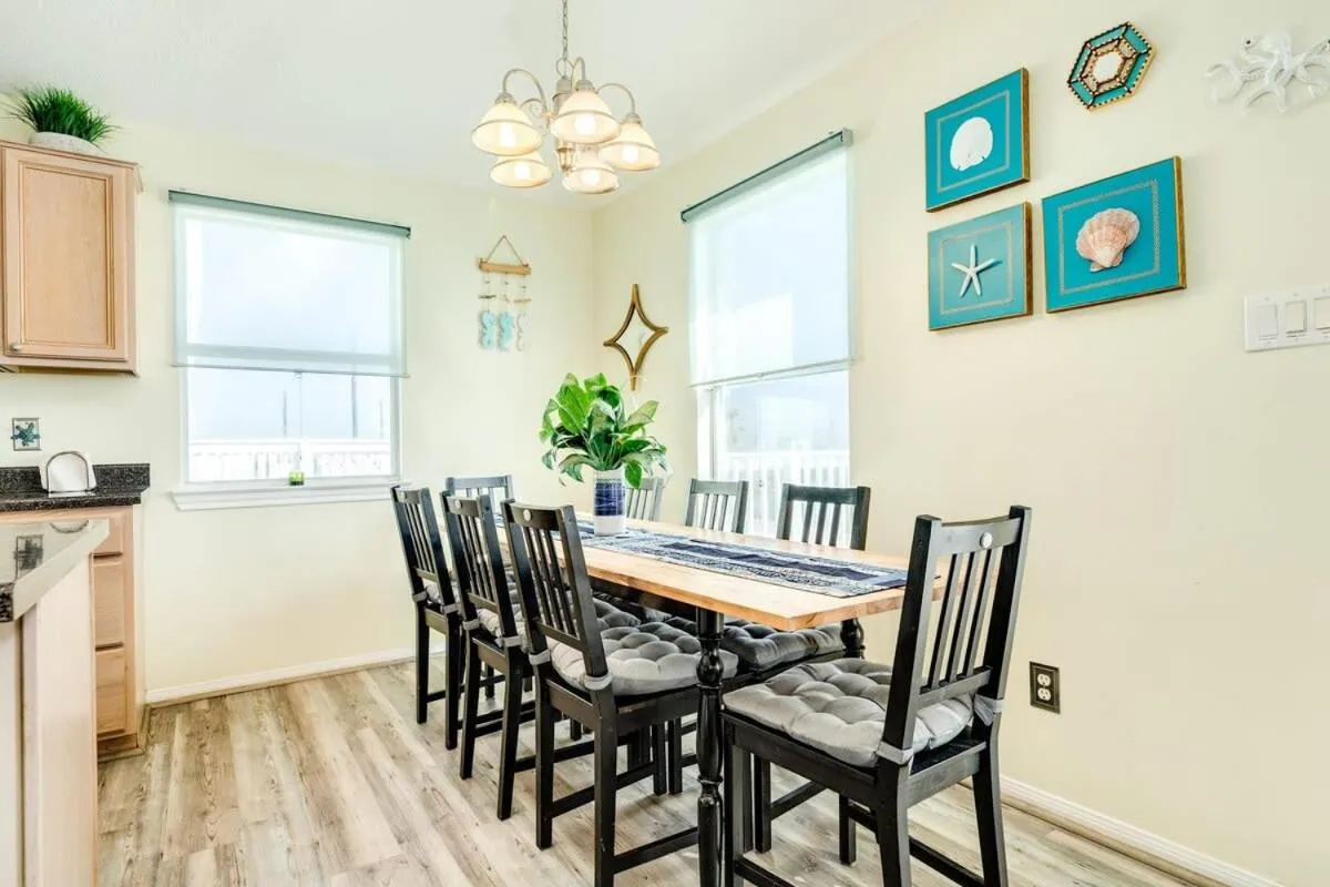 Sunset Sanctuary - Adorable Beach Bungalow with Gorgeous Gulf Views!