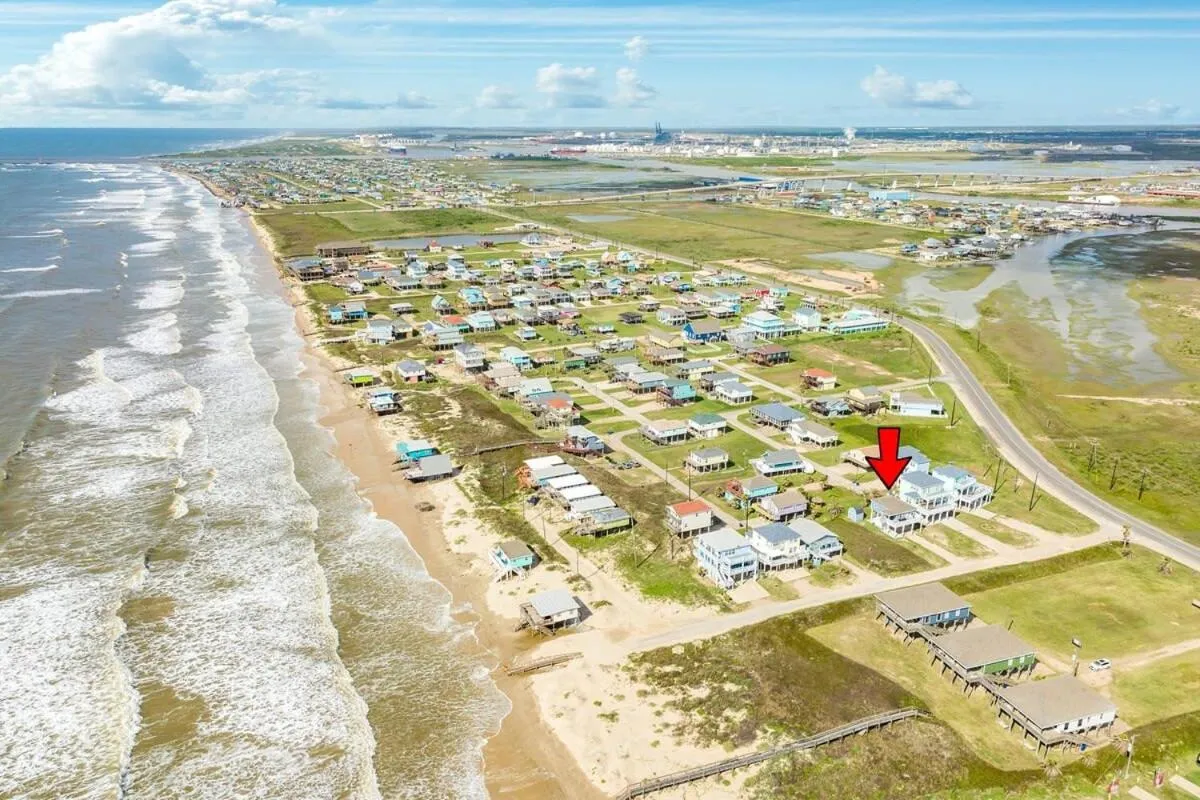 Sunset Sanctuary - Adorable Beach Bungalow with Gorgeous Gulf Views!