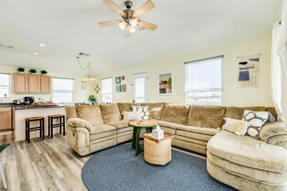 Sunset Sanctuary - Adorable Beach Bungalow with Gorgeous Gulf Views!