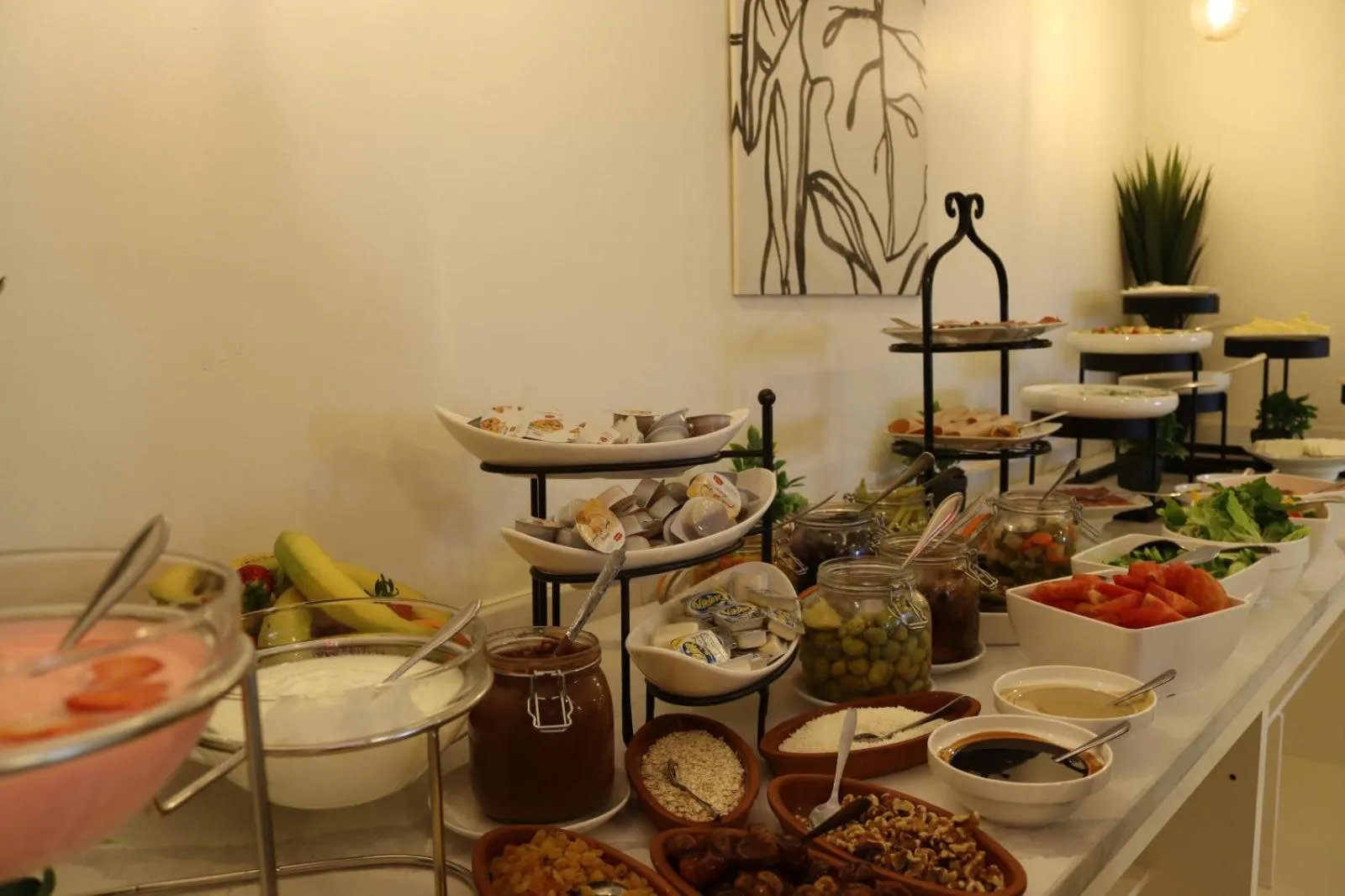 Restaurant/places to eat in Twins Boutique Hotel