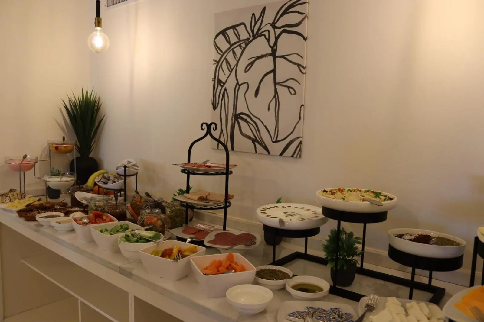 Restaurant/places to eat in Twins Boutique Hotel