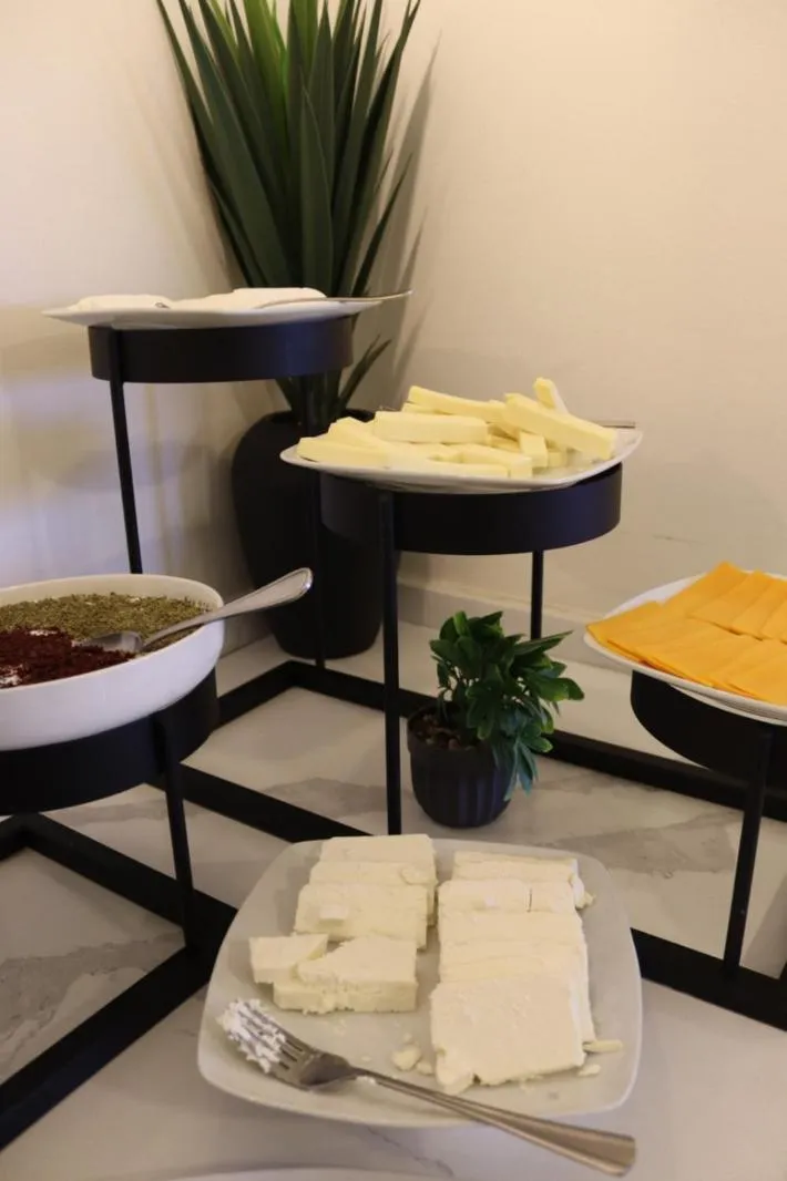 Restaurant/places to eat in Twins Boutique Hotel