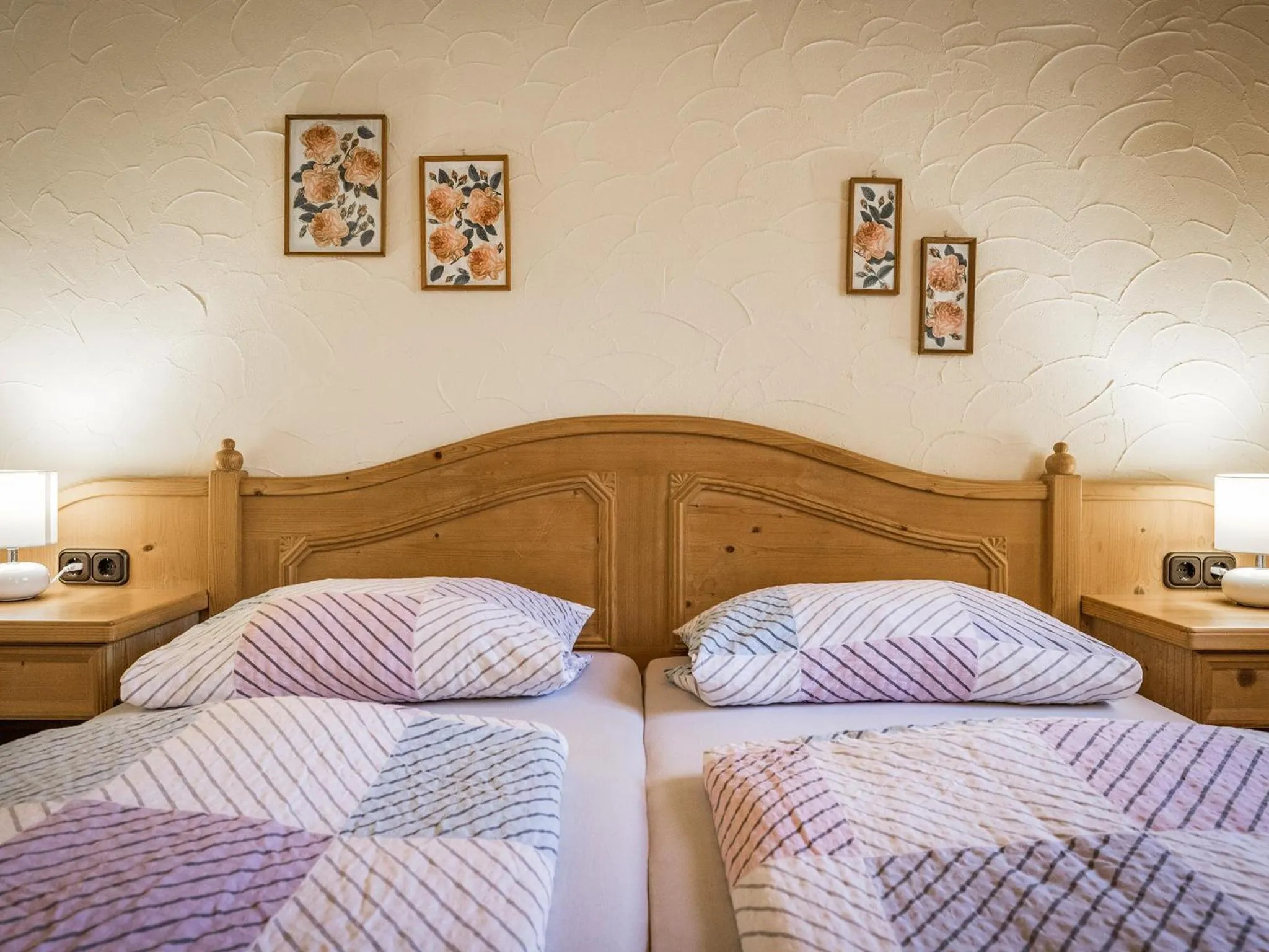 Bed in Hotel- Pension Oechsner