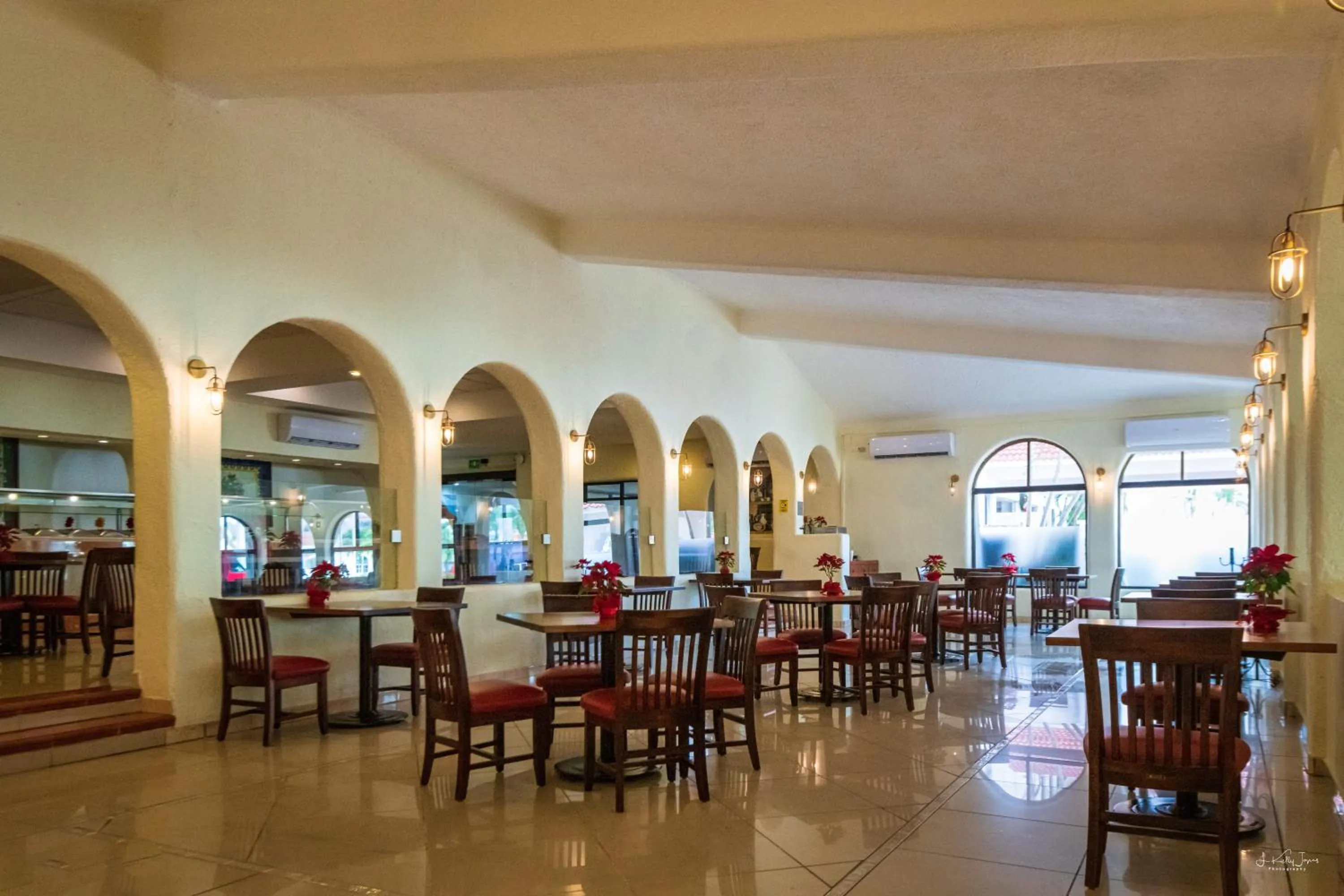 Restaurant/places to eat in Cozumel Hotel & Resort TM by Wyndham All Inclusive
